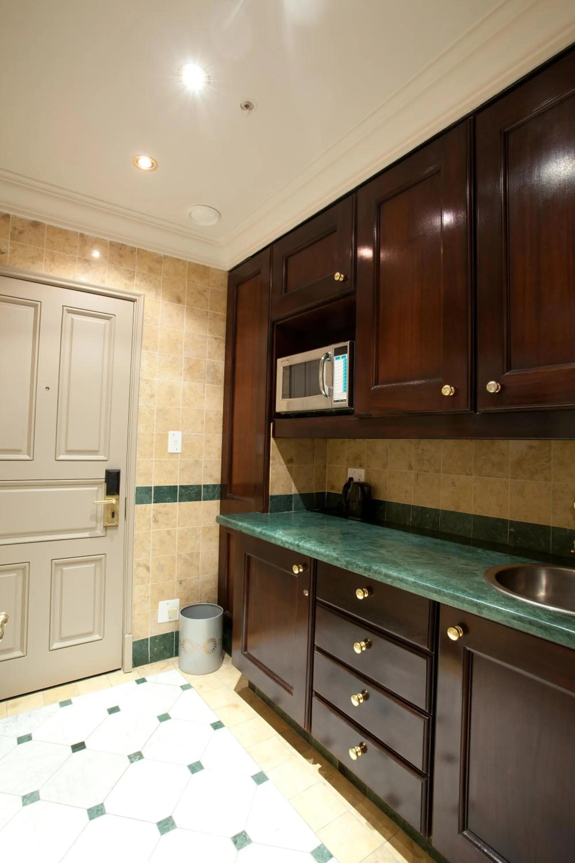 Coffee/tea facilities in Walmont at Graceland