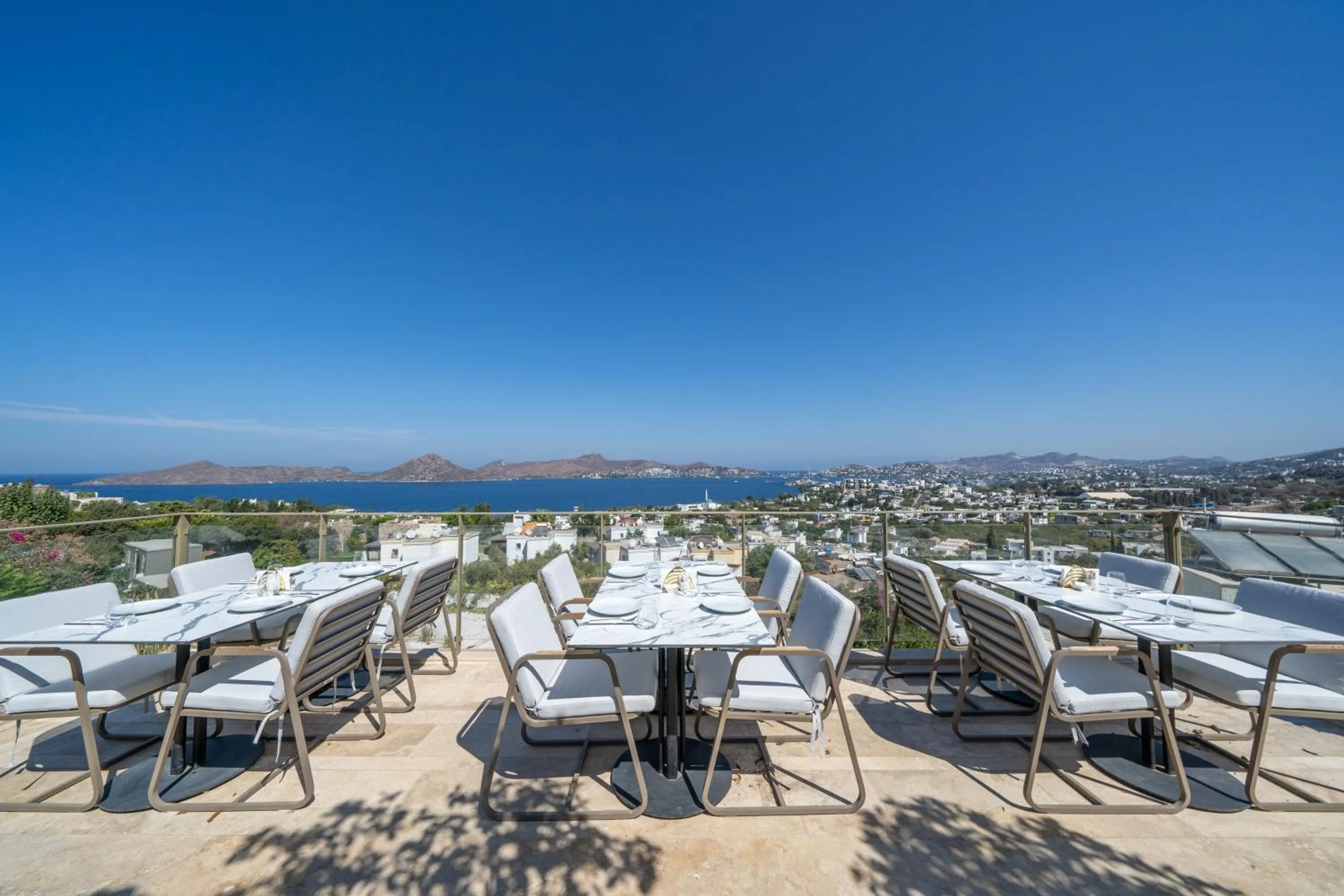 Restaurant/places to eat in Spektr Boutique Hotel Yalikavak