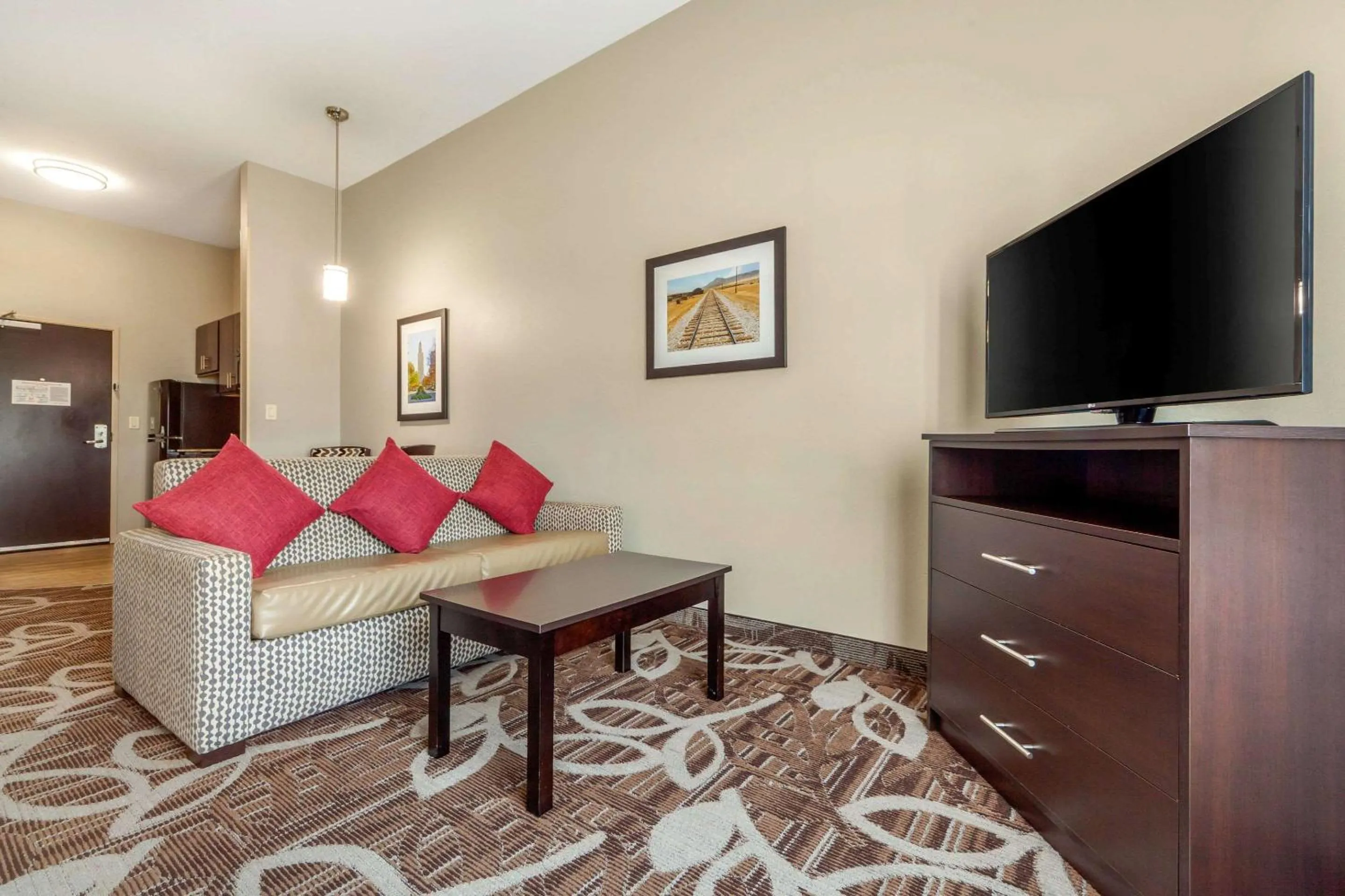 Bedroom in MainStay Suites Lincoln University Area