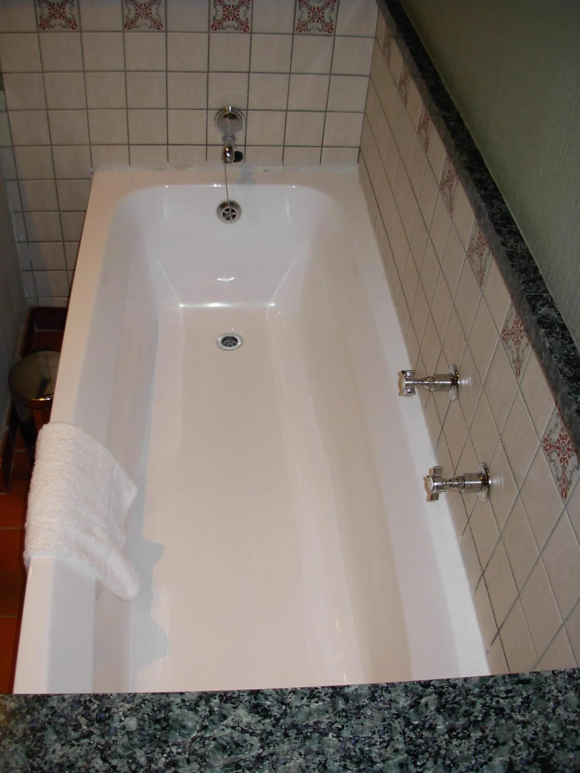 Bath in Peermont Metcourt at Frontier, Bethlehem