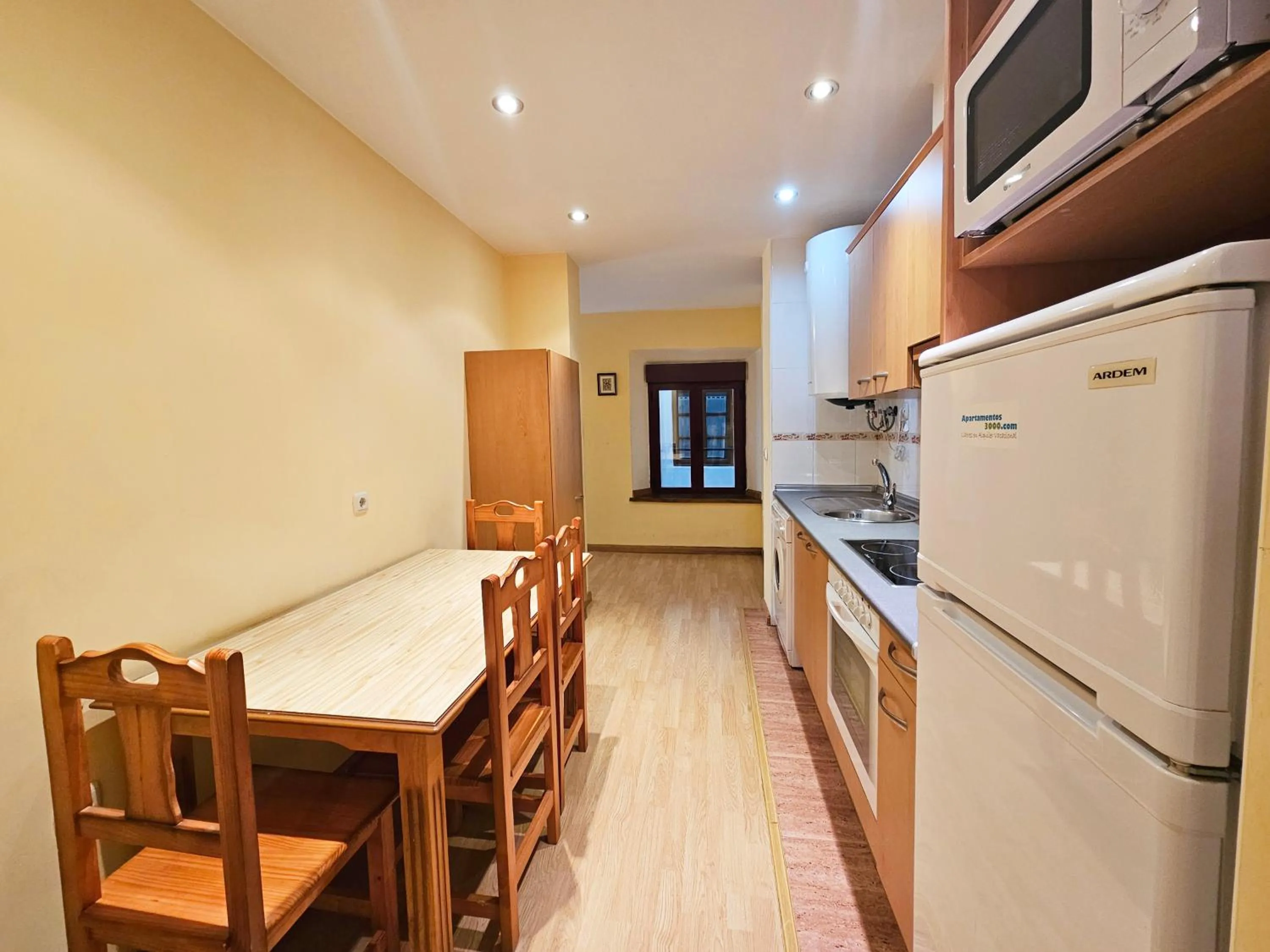 Kitchen or kitchenette in Apartamentos Canfranc 3000