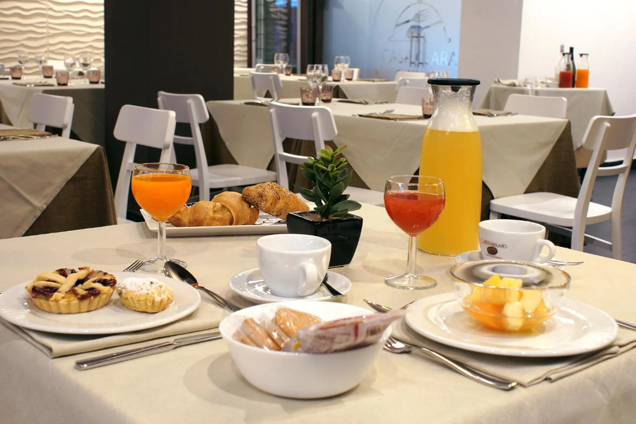 Breakfast in Hotel Leopardi