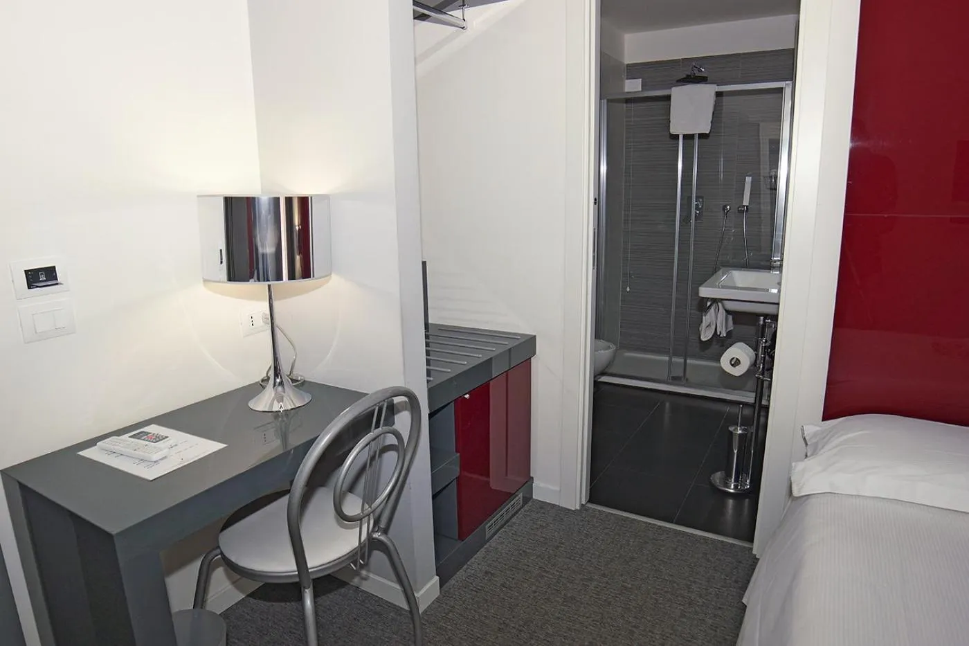 Area and facilities, Bed in Hotel Leopardi