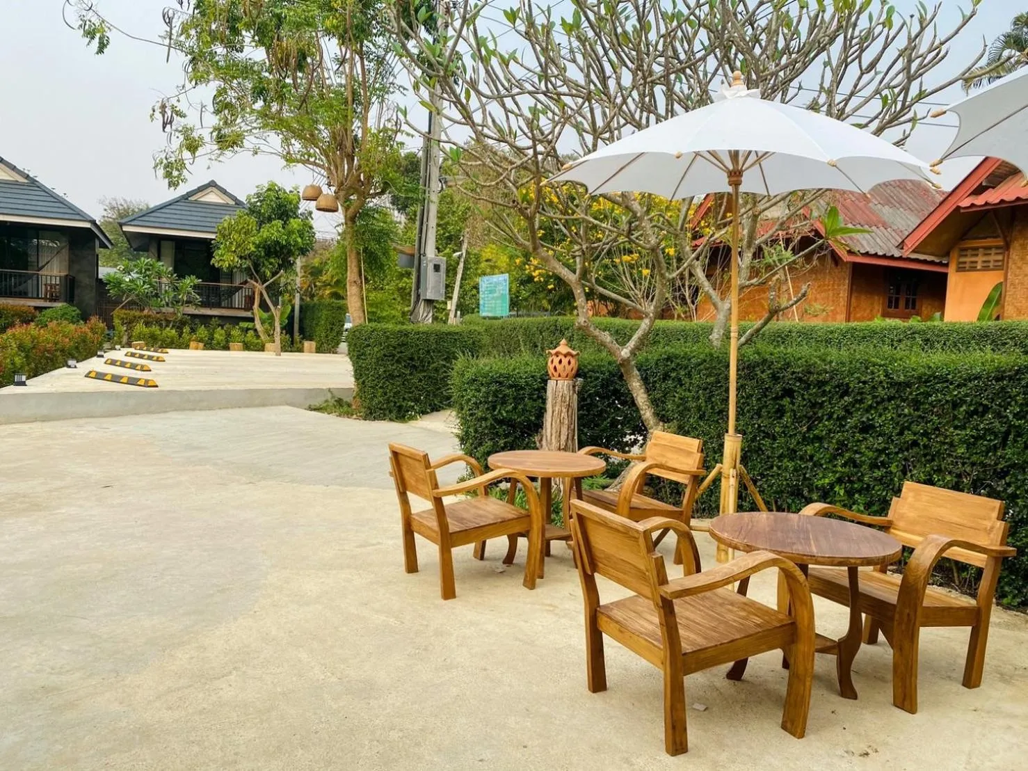 Seating area in Pai Nam Now