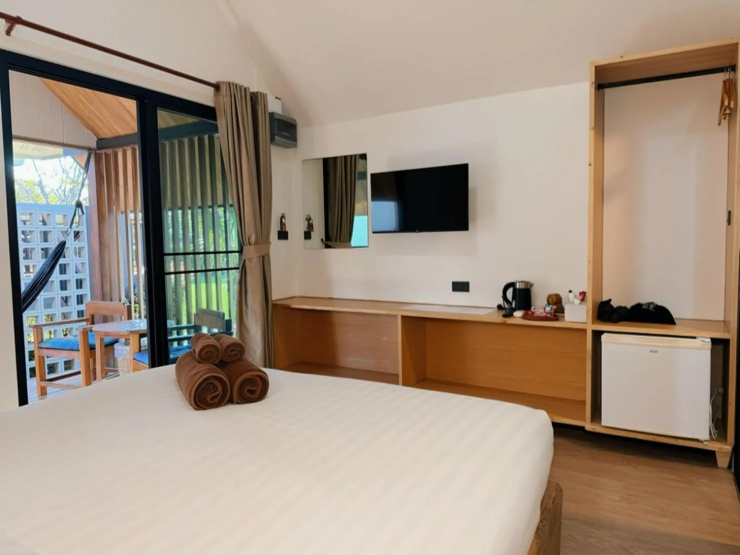 Bedroom, Bed in Pai Nam Now