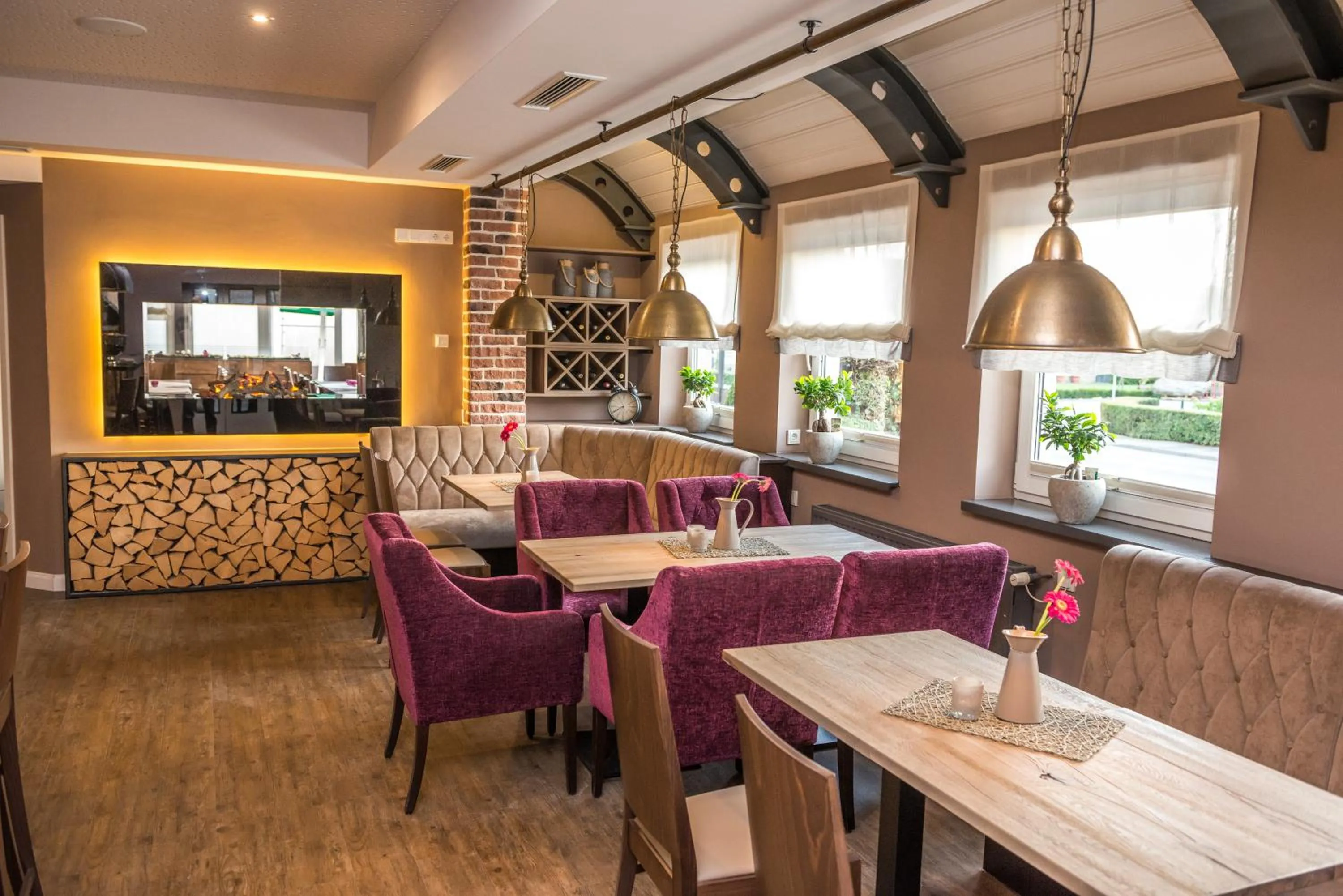 Restaurant/places to eat in Stratmanns Hotel