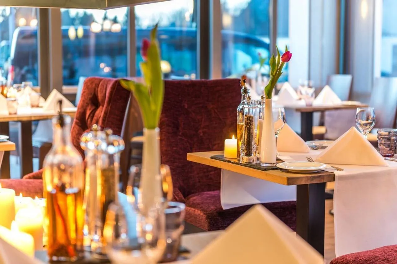 Restaurant/places to eat in Stratmanns Hotel