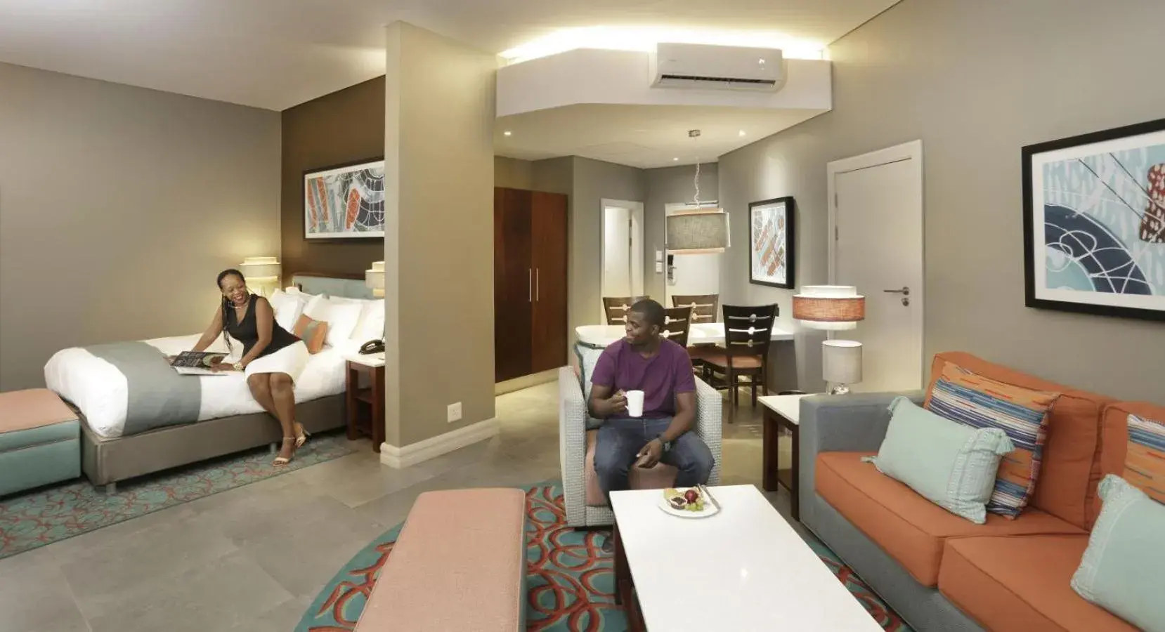 Superior King Room - single occupancy in Metcourt at Khoroni Superior King Room - single occupancy in Metcourt at Khoroni