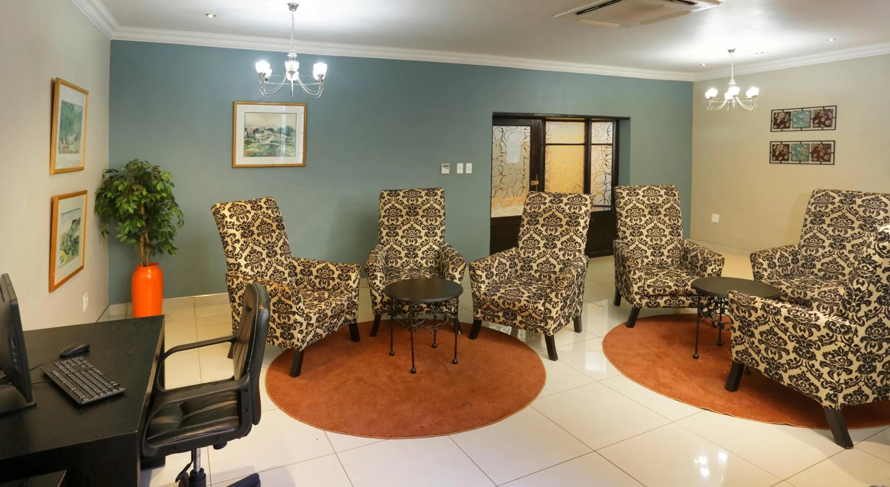 Lobby or reception in Metcourt at Khoroni