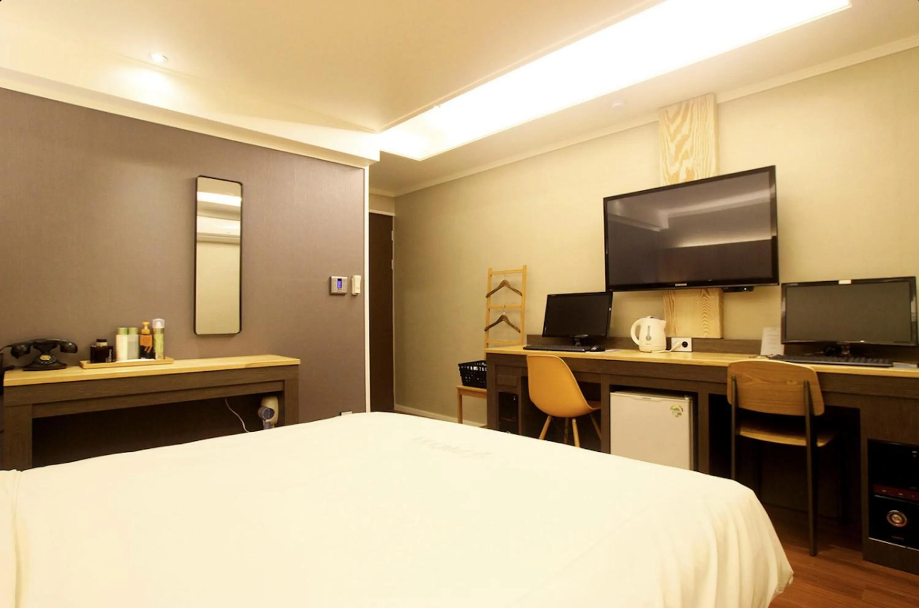 Bed in Jeonju Jawoori Hotel