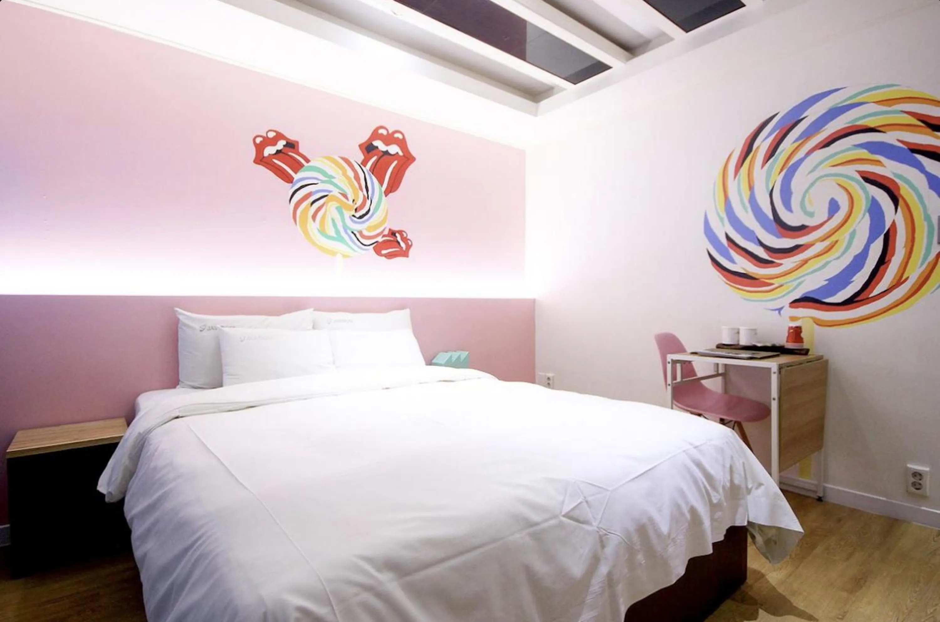 Bed in Jeonju Jawoori Hotel