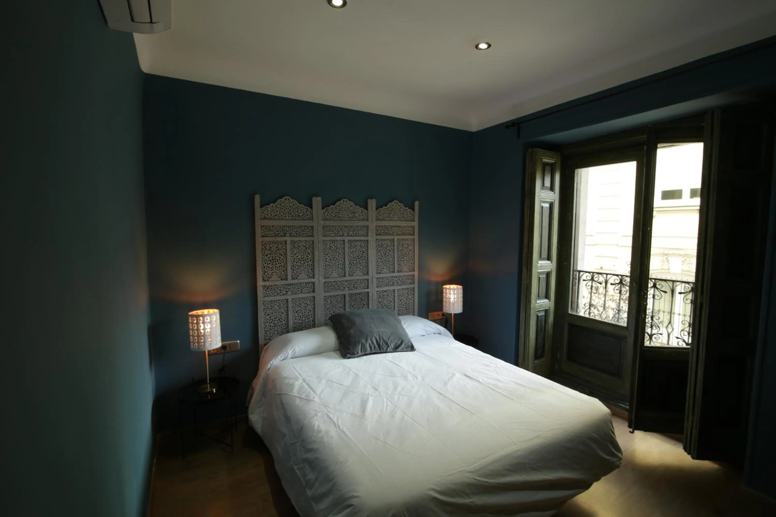 Decorative detail, Bed in AbraCadabra Suites