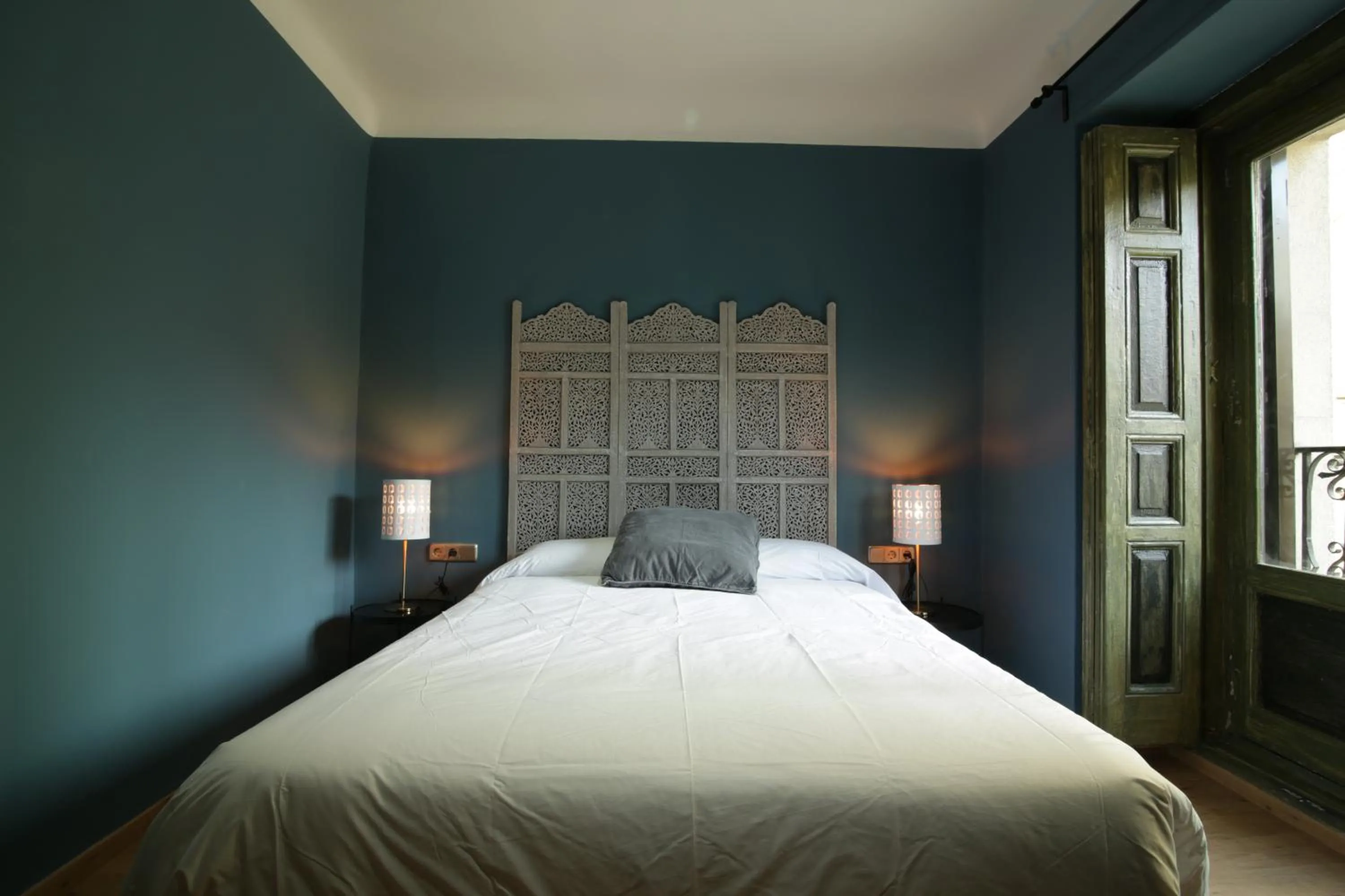 Photo of the whole room, Bed in AbraCadabra Suites