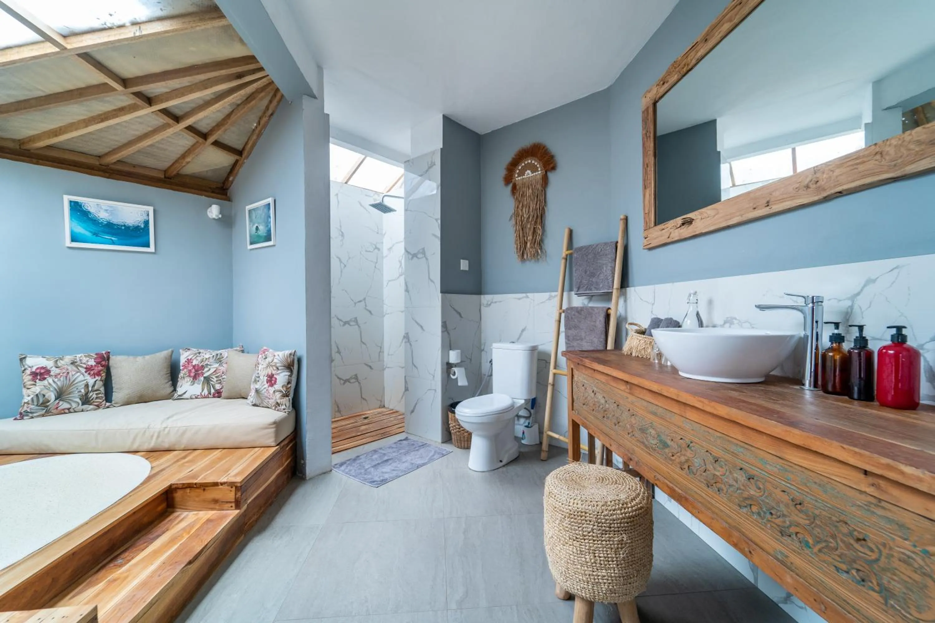 Bathroom in Mowies On The Beach