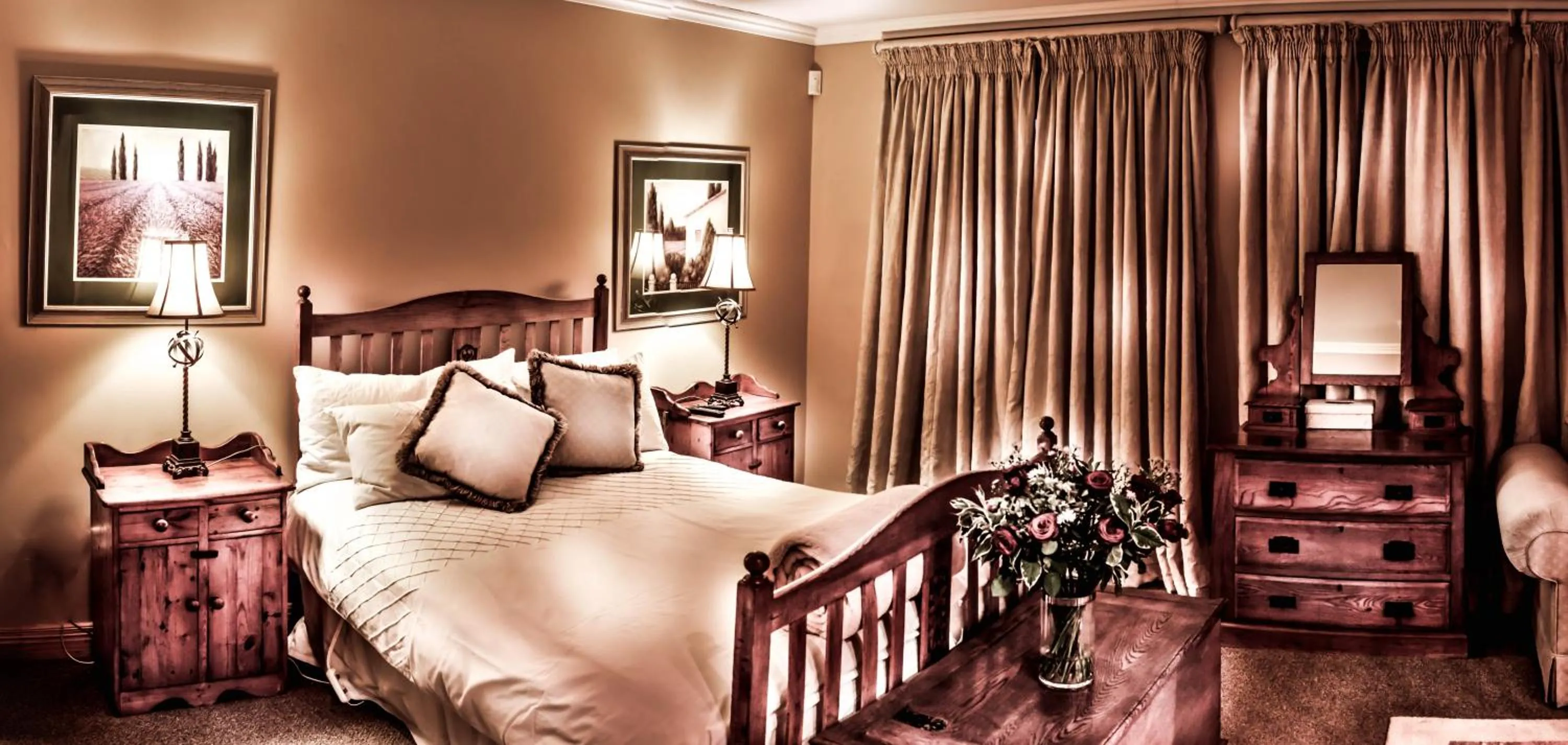 Bed in The FarSide Country Manor