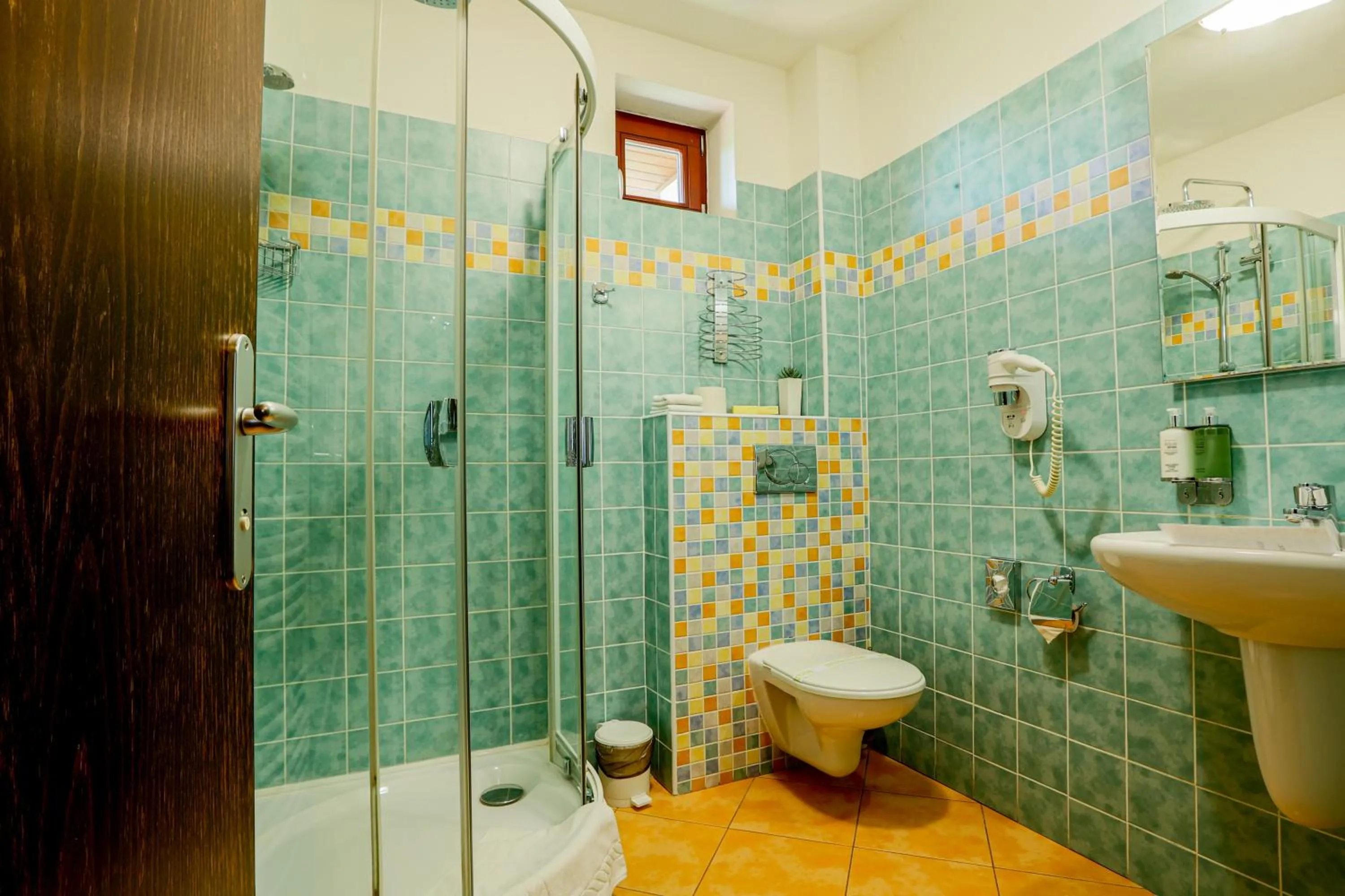 Shower in Grand Hotel Senica, Garni