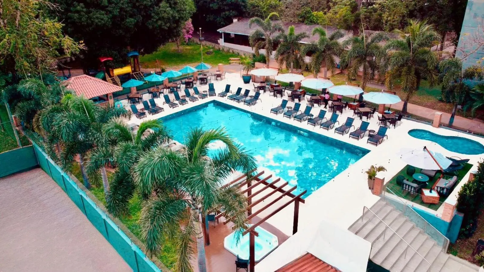 Pool view in Cataratas Park Hotel e Eventos
