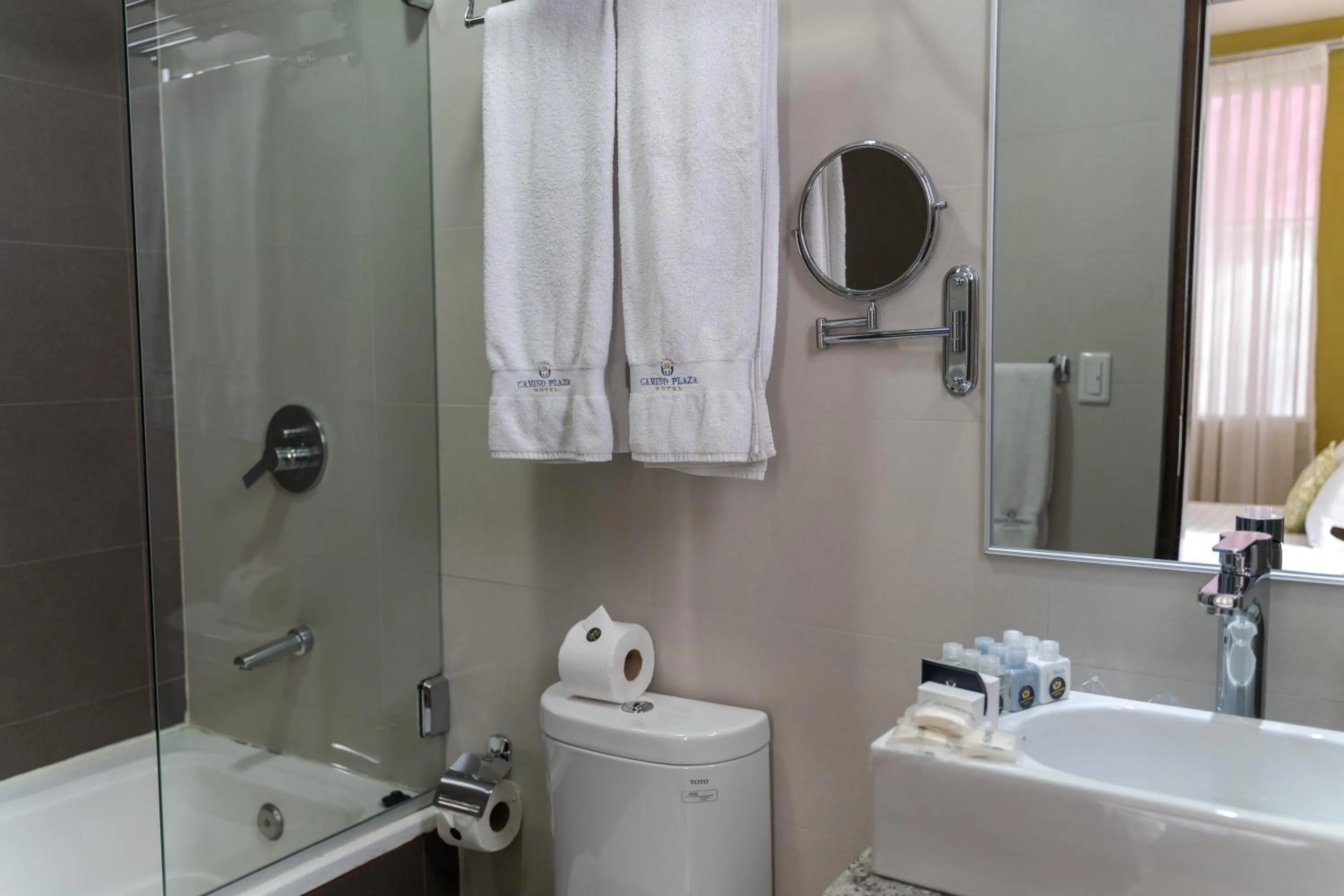 Shower in Camino Plaza