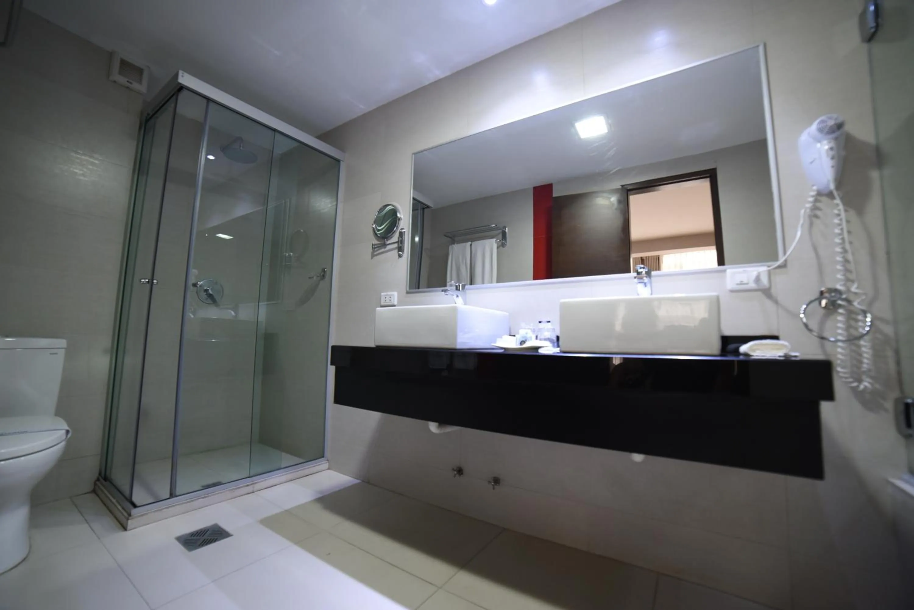 Shower in Camino Plaza