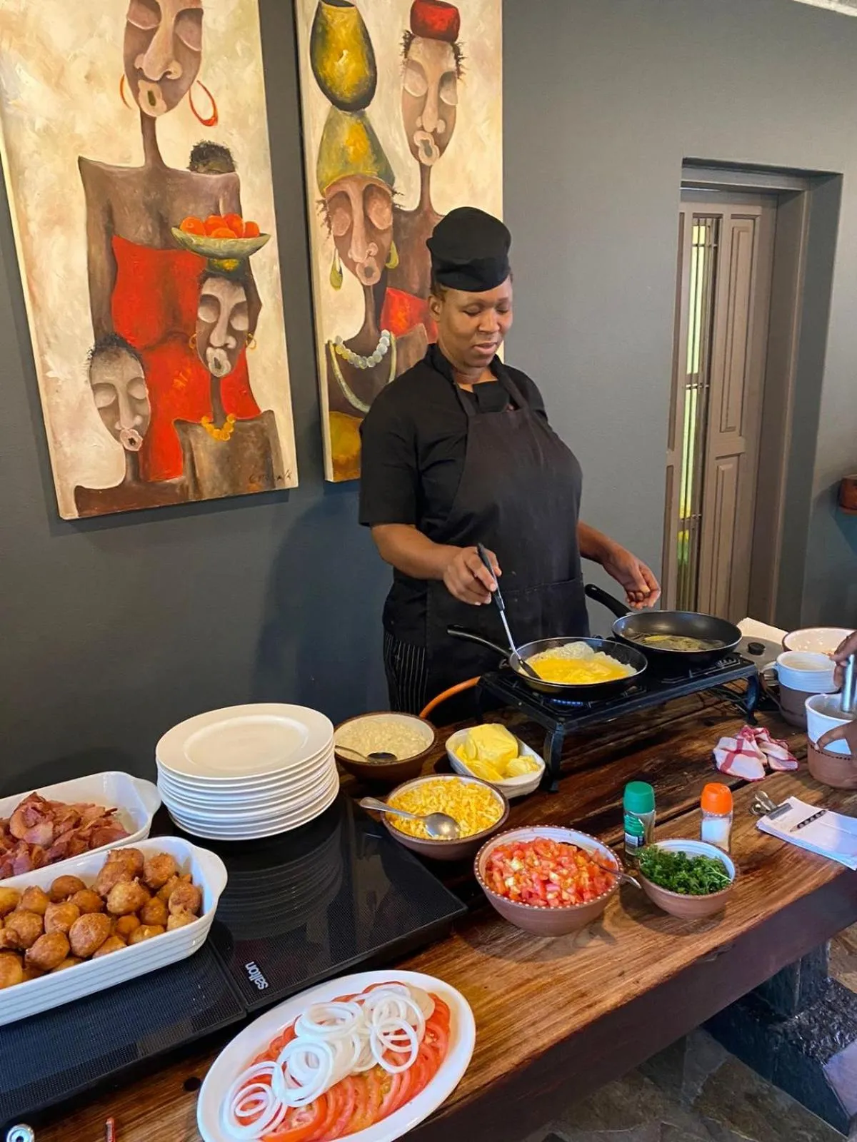 Breakfast in Mohlabetsi Safari Lodge