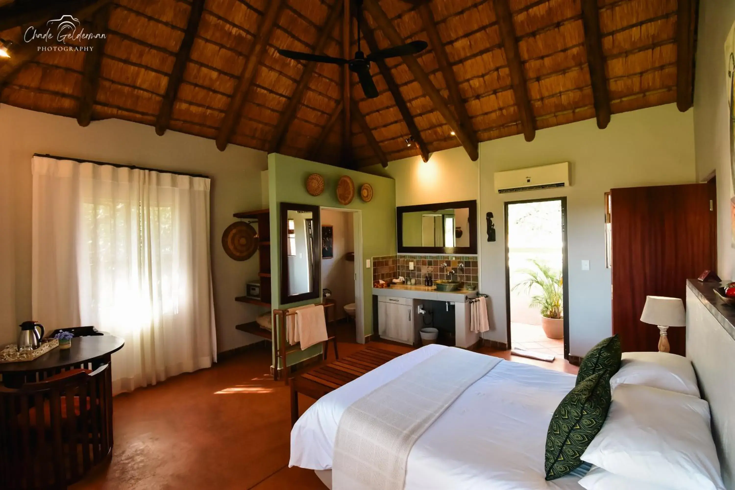 Twin/King Interleading - single occupancy in Mohlabetsi Safari Lodge Twin/King Interleading - single occupancy in Mohlabetsi Safari Lodge