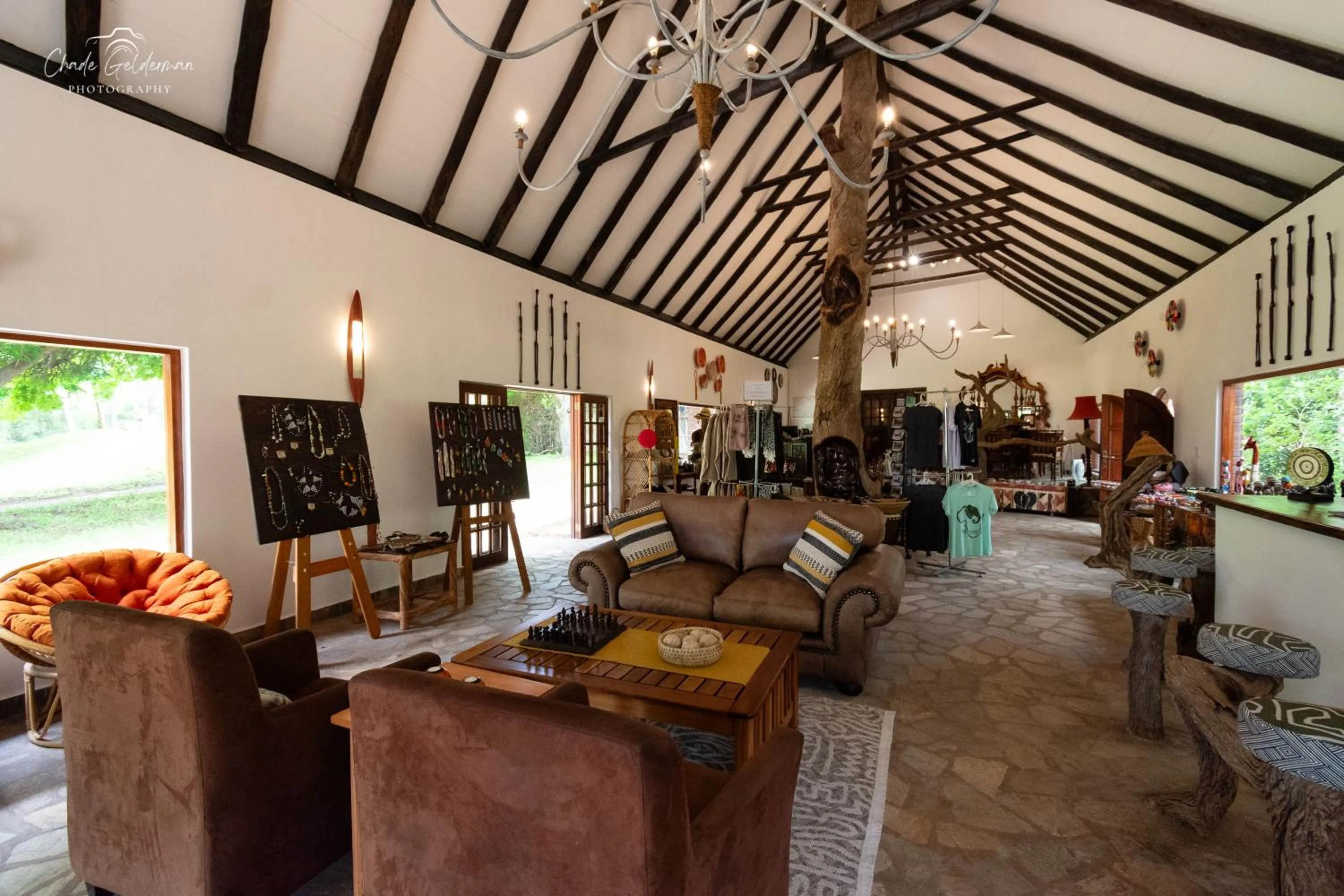 Living room in Mohlabetsi Safari Lodge