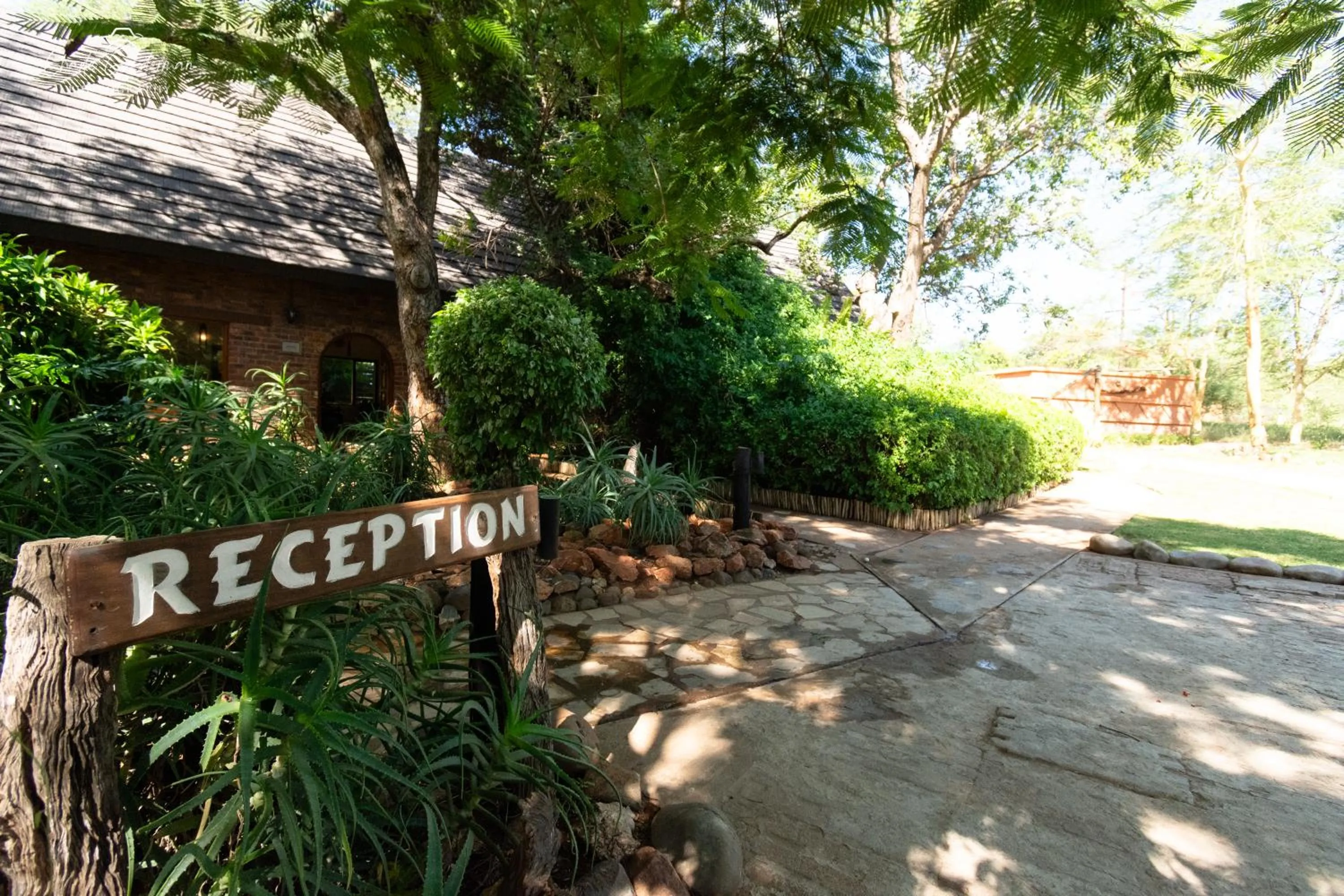 Facade/entrance in Mohlabetsi Safari Lodge