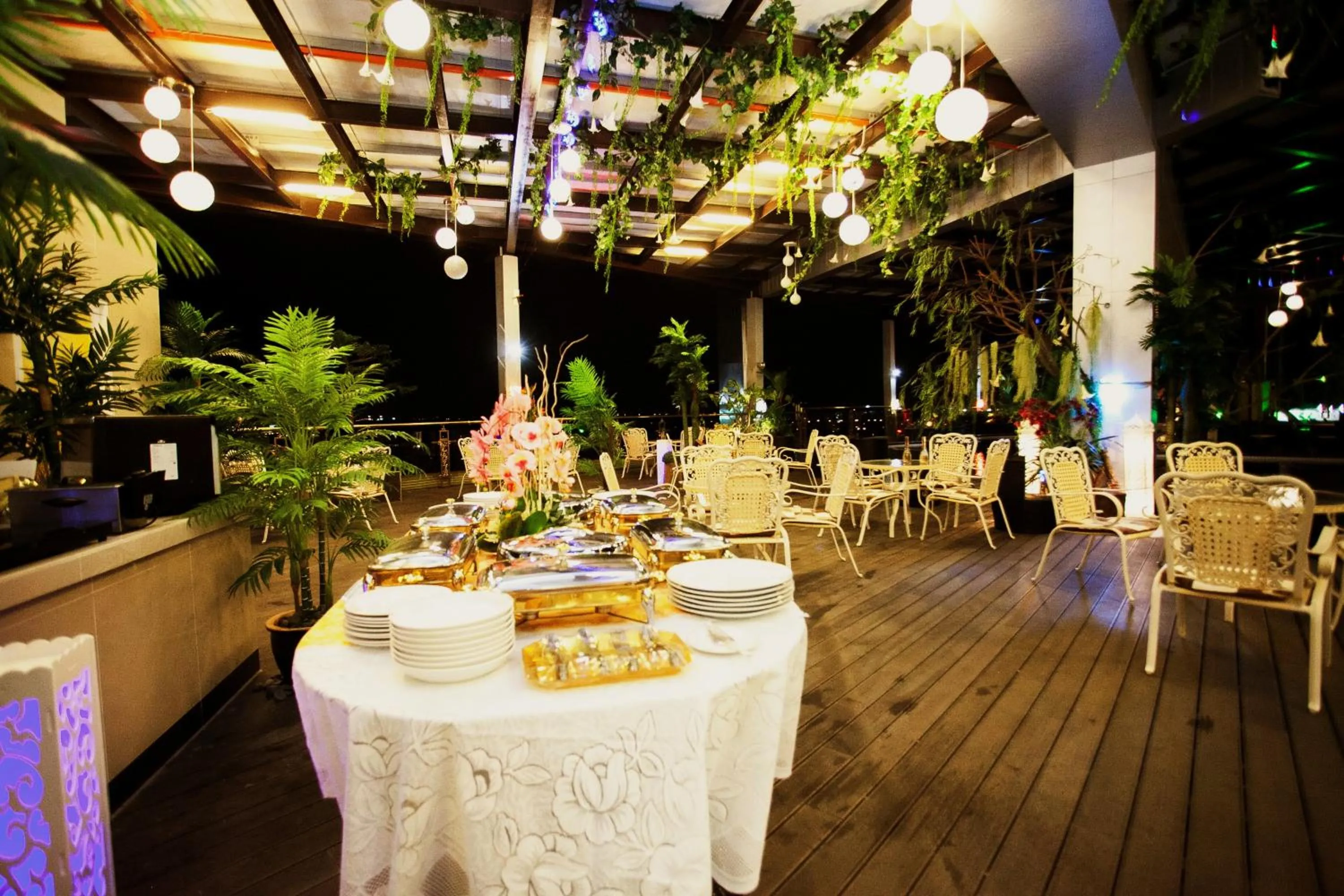 Swimming pool in Lace Boutique Hotel