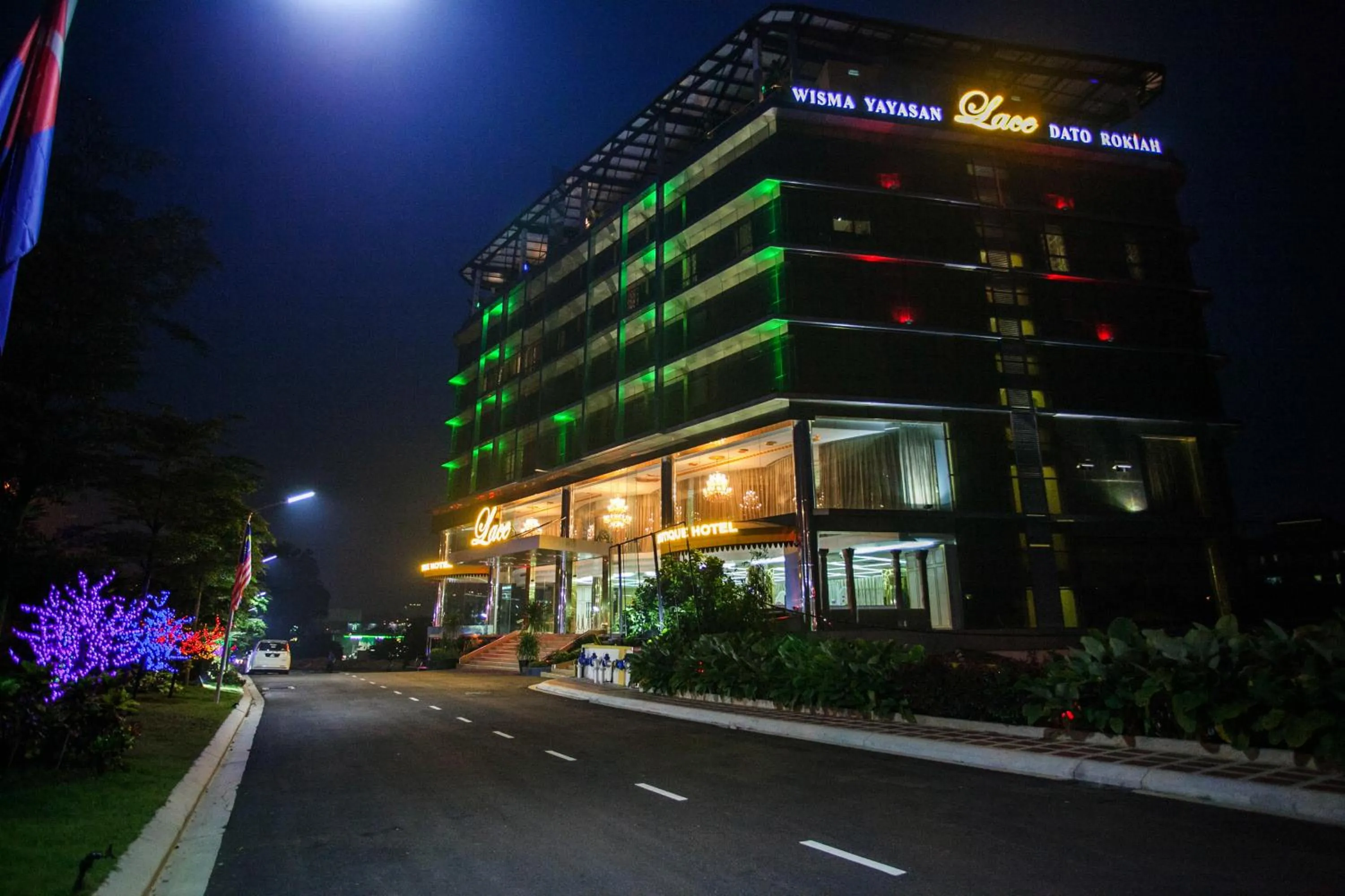 Facade/entrance in Lace Boutique Hotel