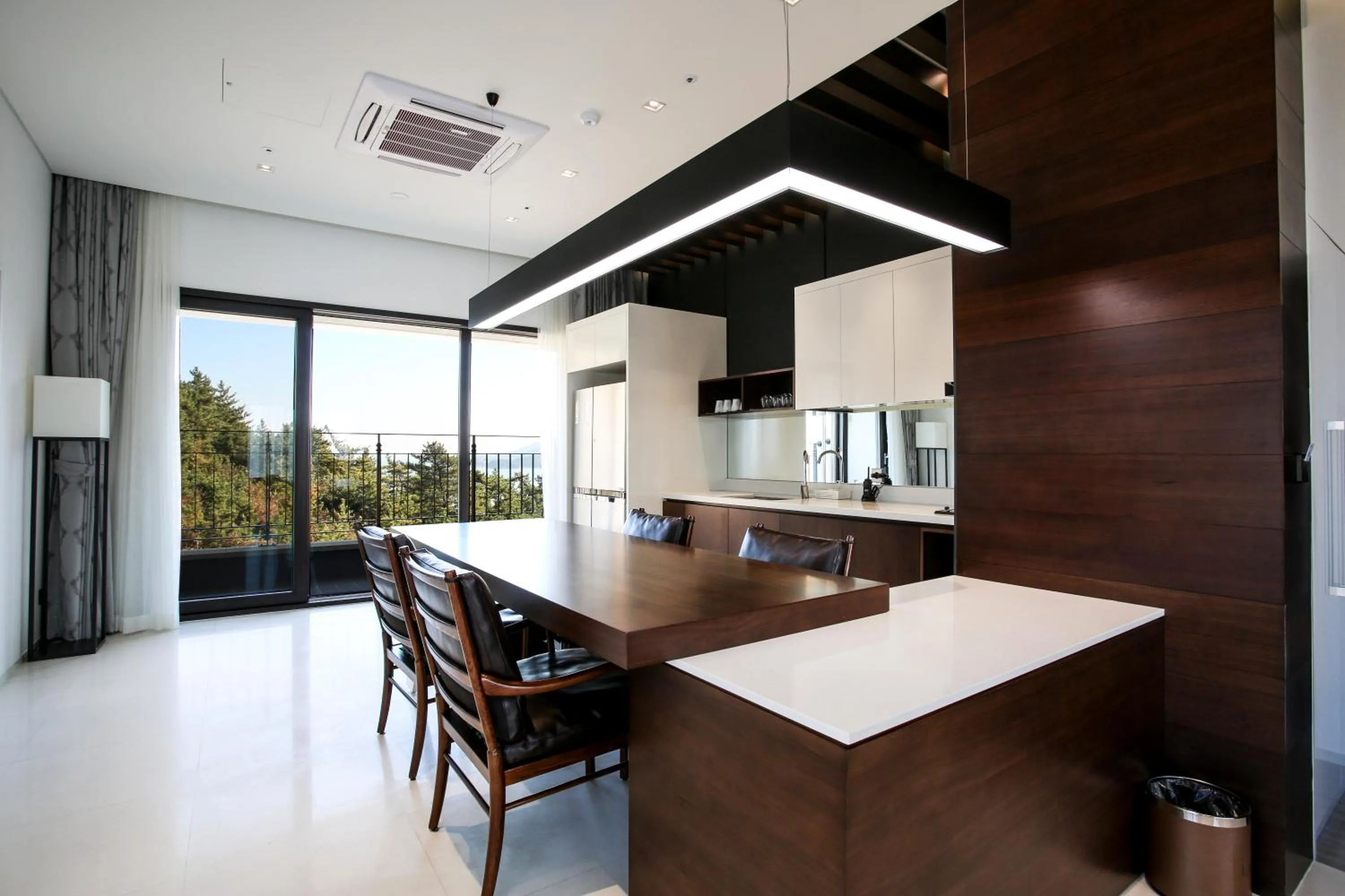 Kitchen or kitchenette in Lapis Hotel Namhae