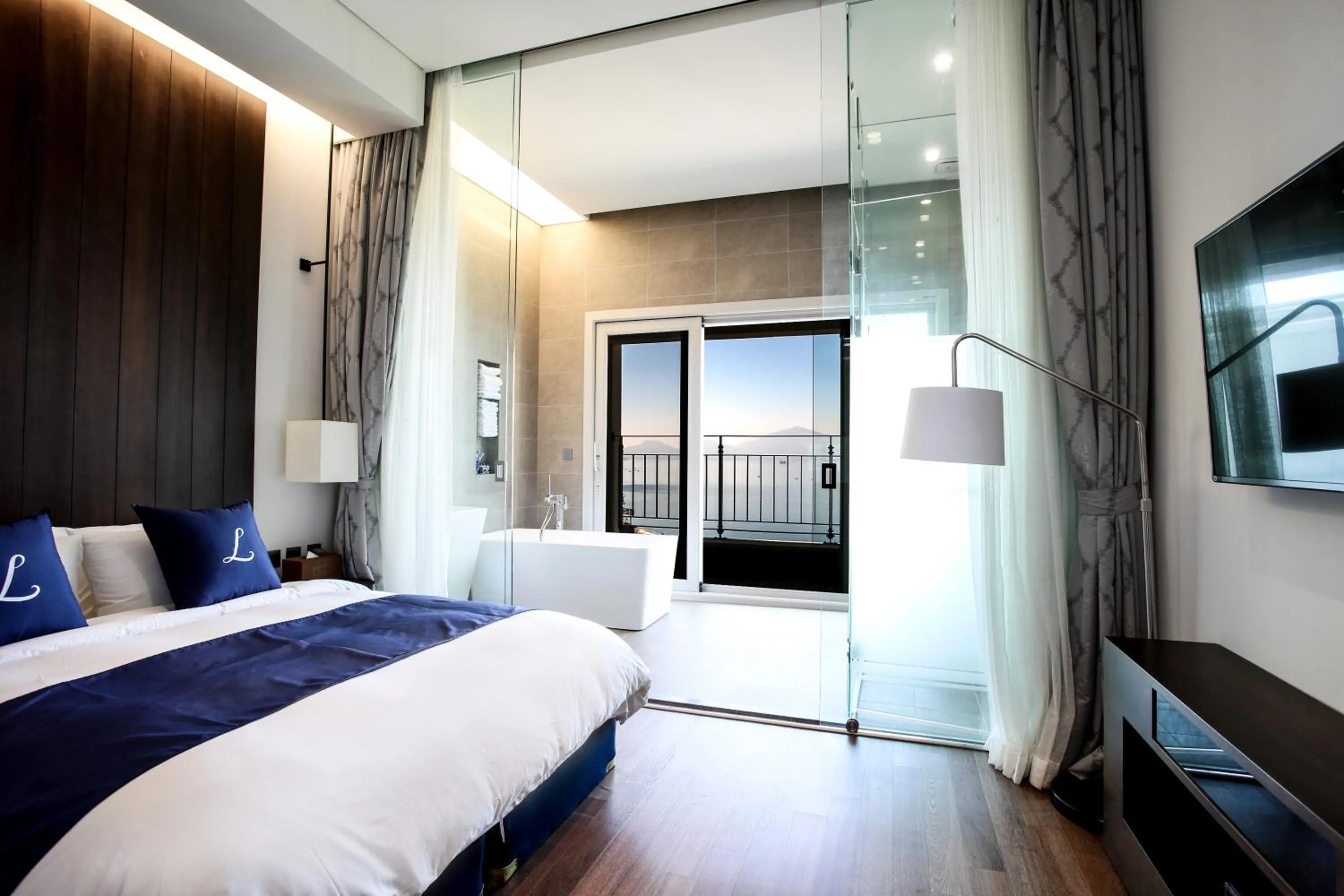 Day, Bed in Lapis Hotel Namhae