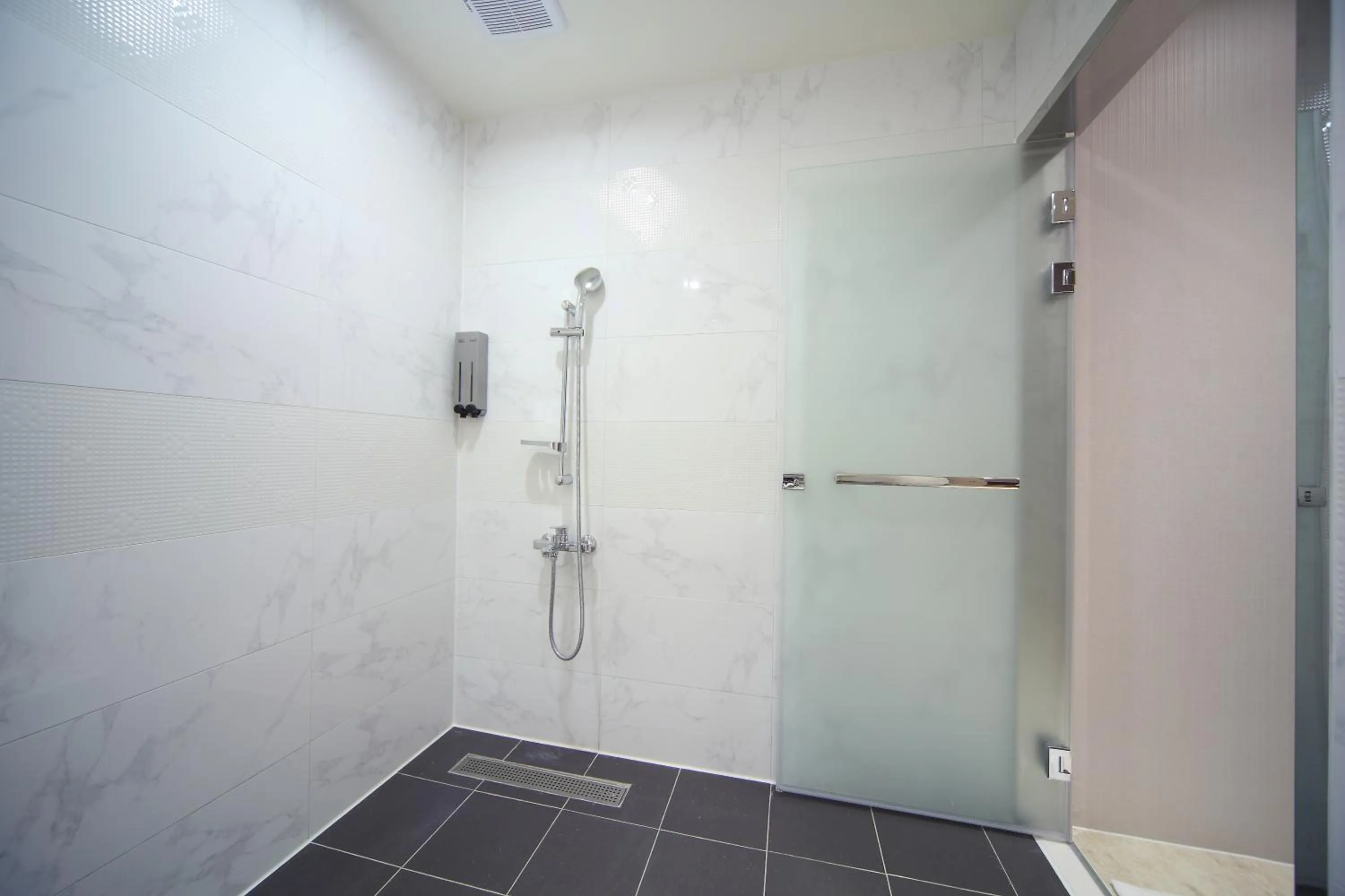 Shower in E-House Xining Branch