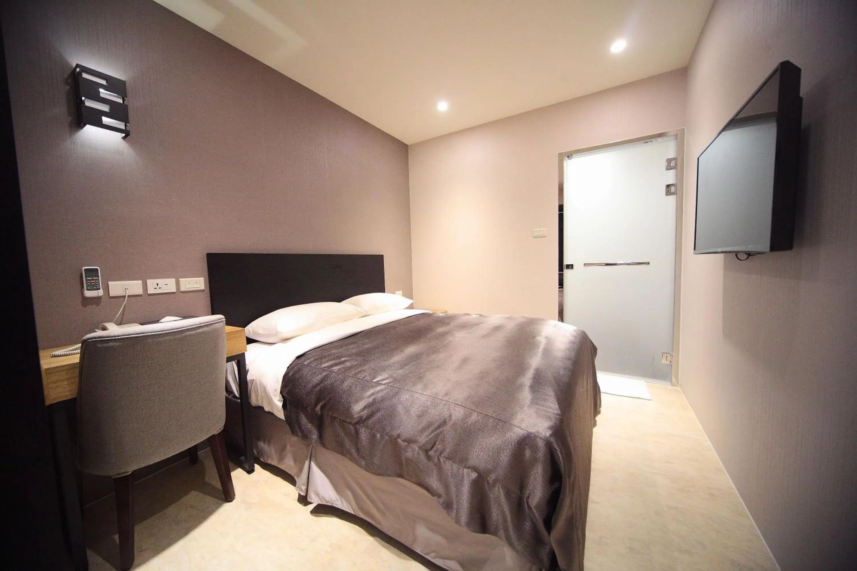 Photo of the whole room, Bed in E-House Xining Branch