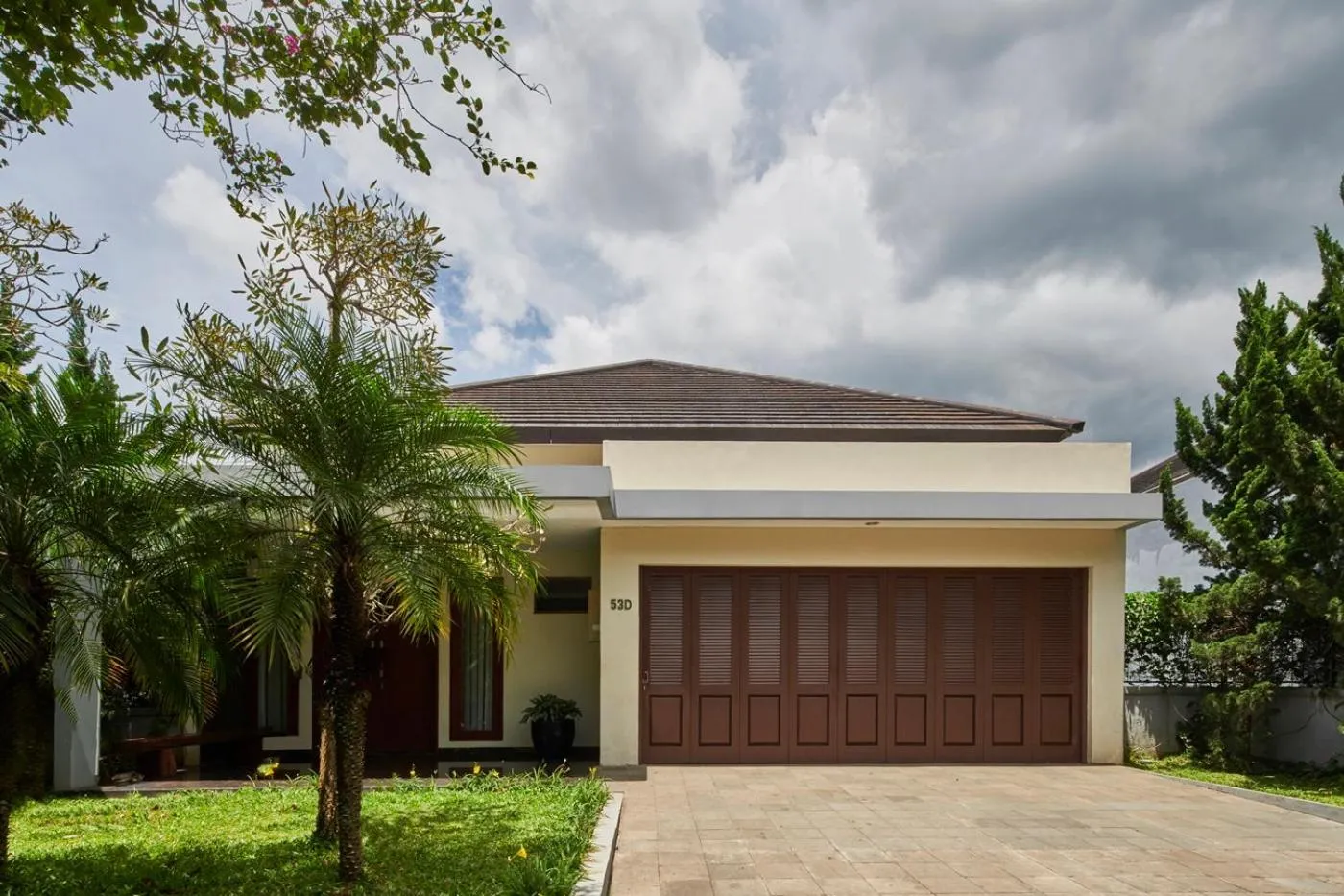 Property building in Tulip Hill View Villa 6 bedrooms with a private swimming pool and movie room