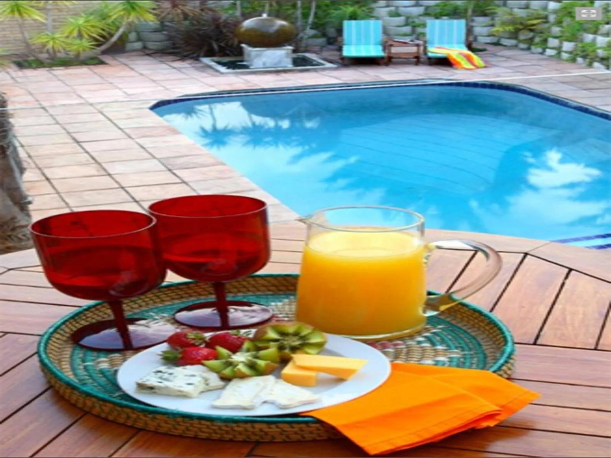 Swimming pool in Overmeer Guest House