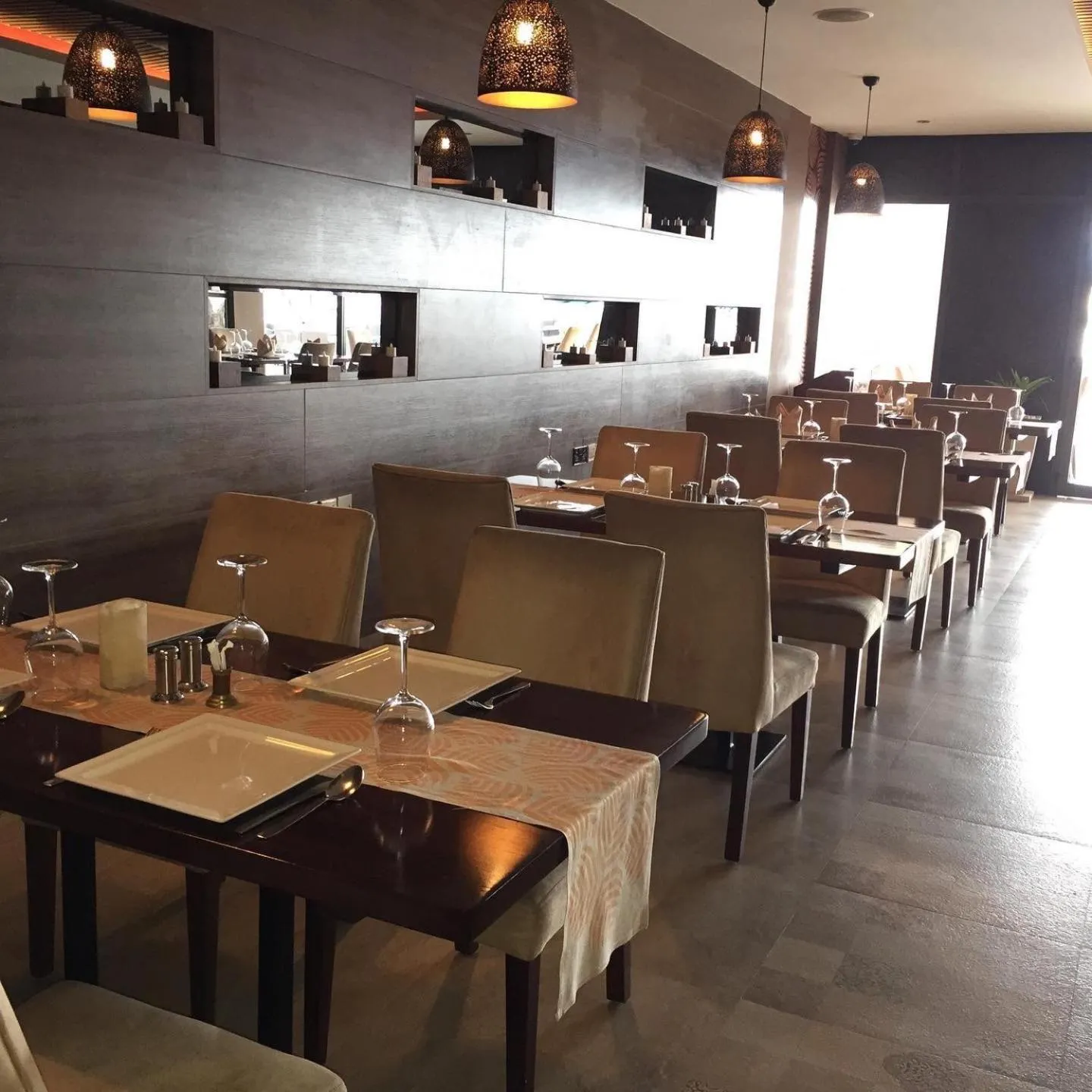 Property building in Hotel English Point Marina & Spa