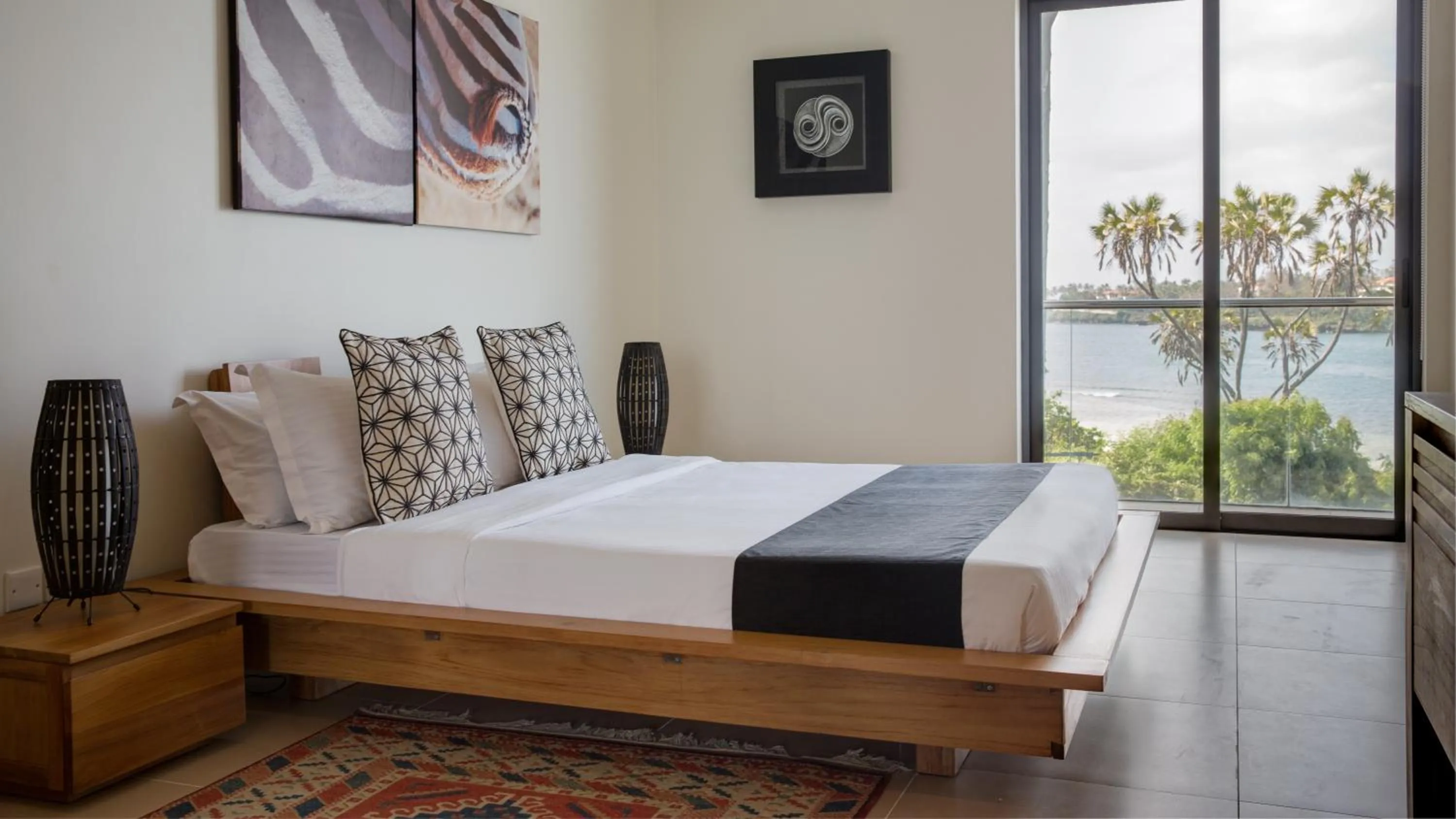 Bed in Hotel English Point Marina & Spa