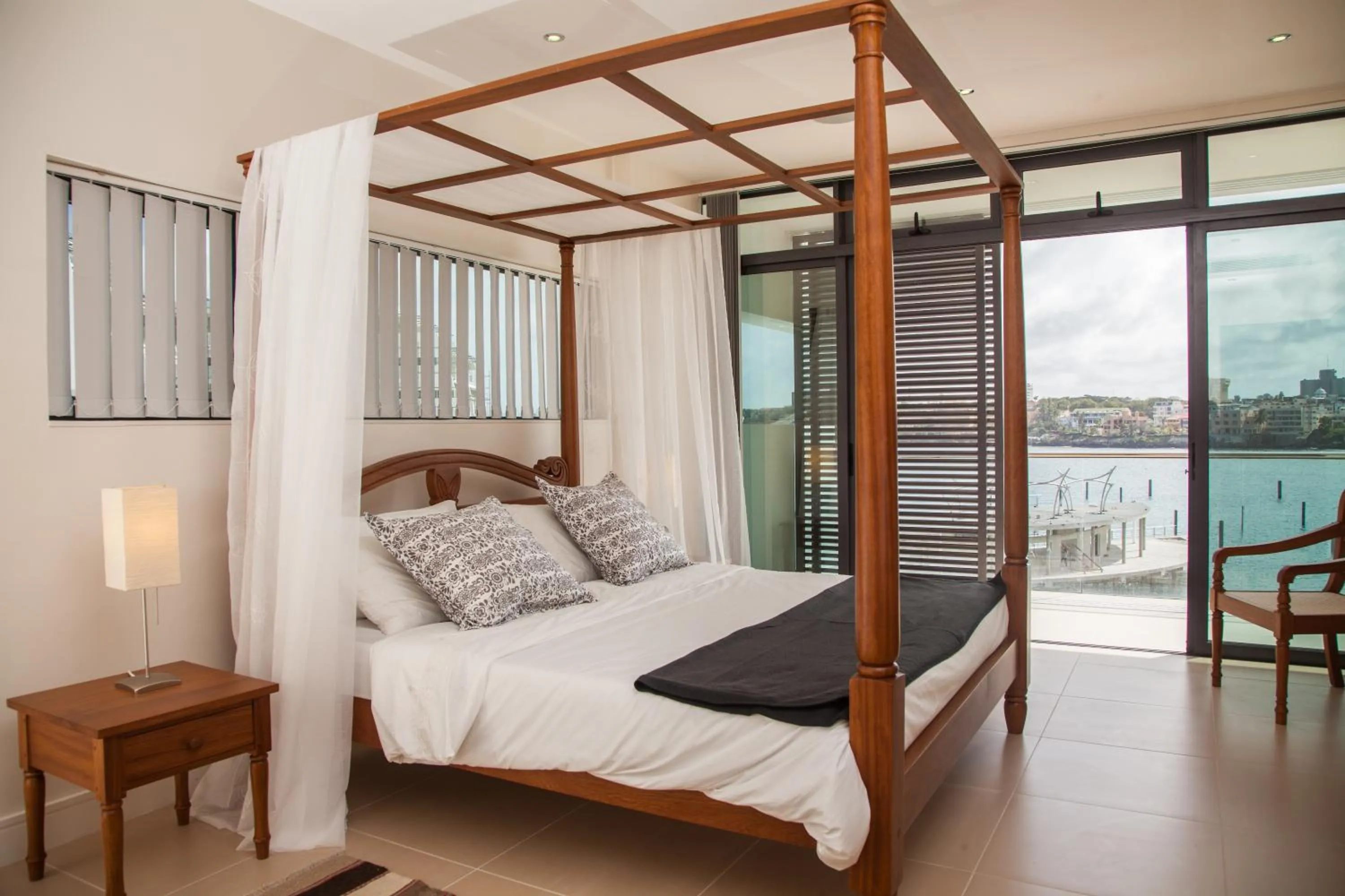 Bedroom, Bed in Hotel English Point Marina & Spa
