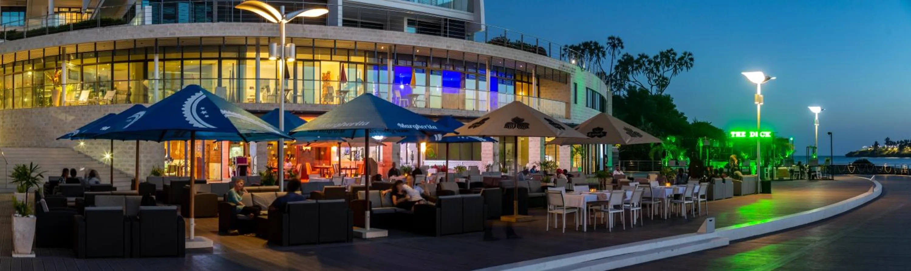 Patio in Hotel English Point Marina & Spa