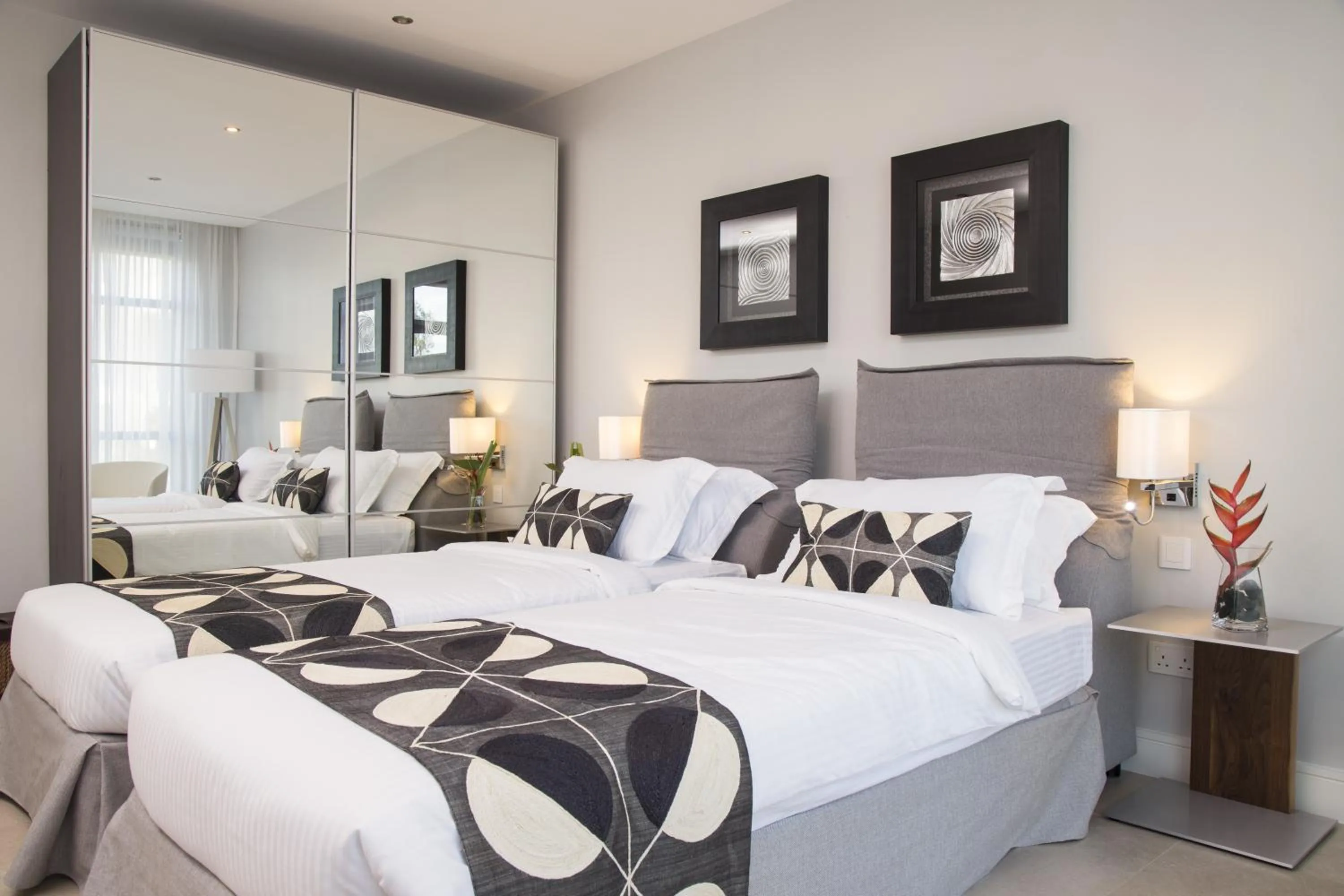 Bed in Hotel English Point Marina & Spa