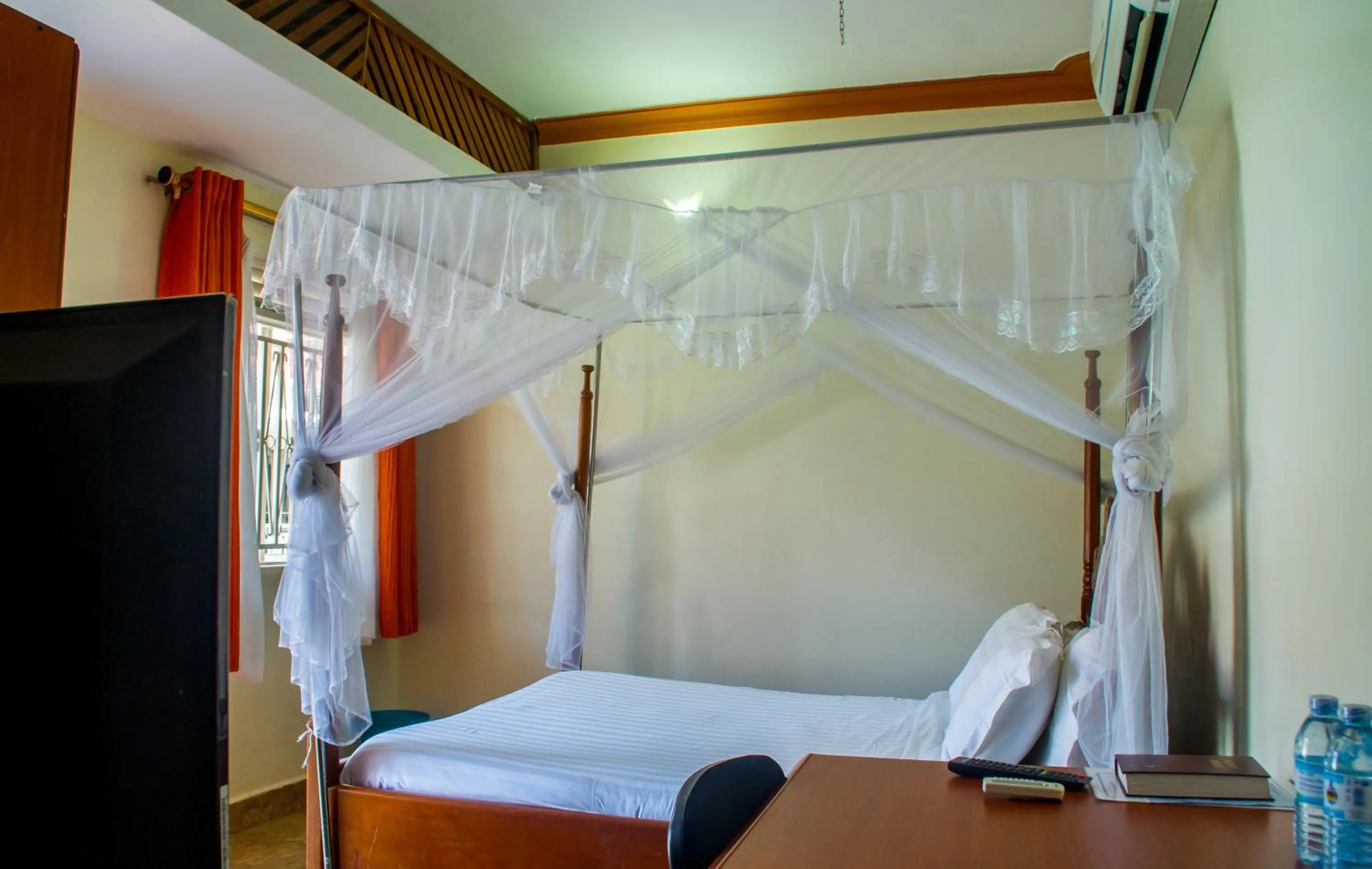 Bed in Sandton Hotel Kasese