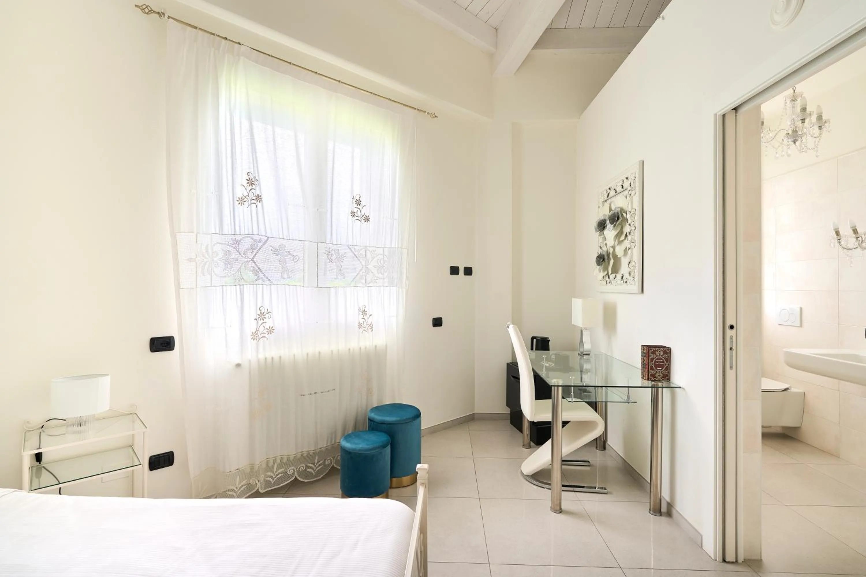 Photo of the whole room, Bed in Boutique Hotel San Giovanni