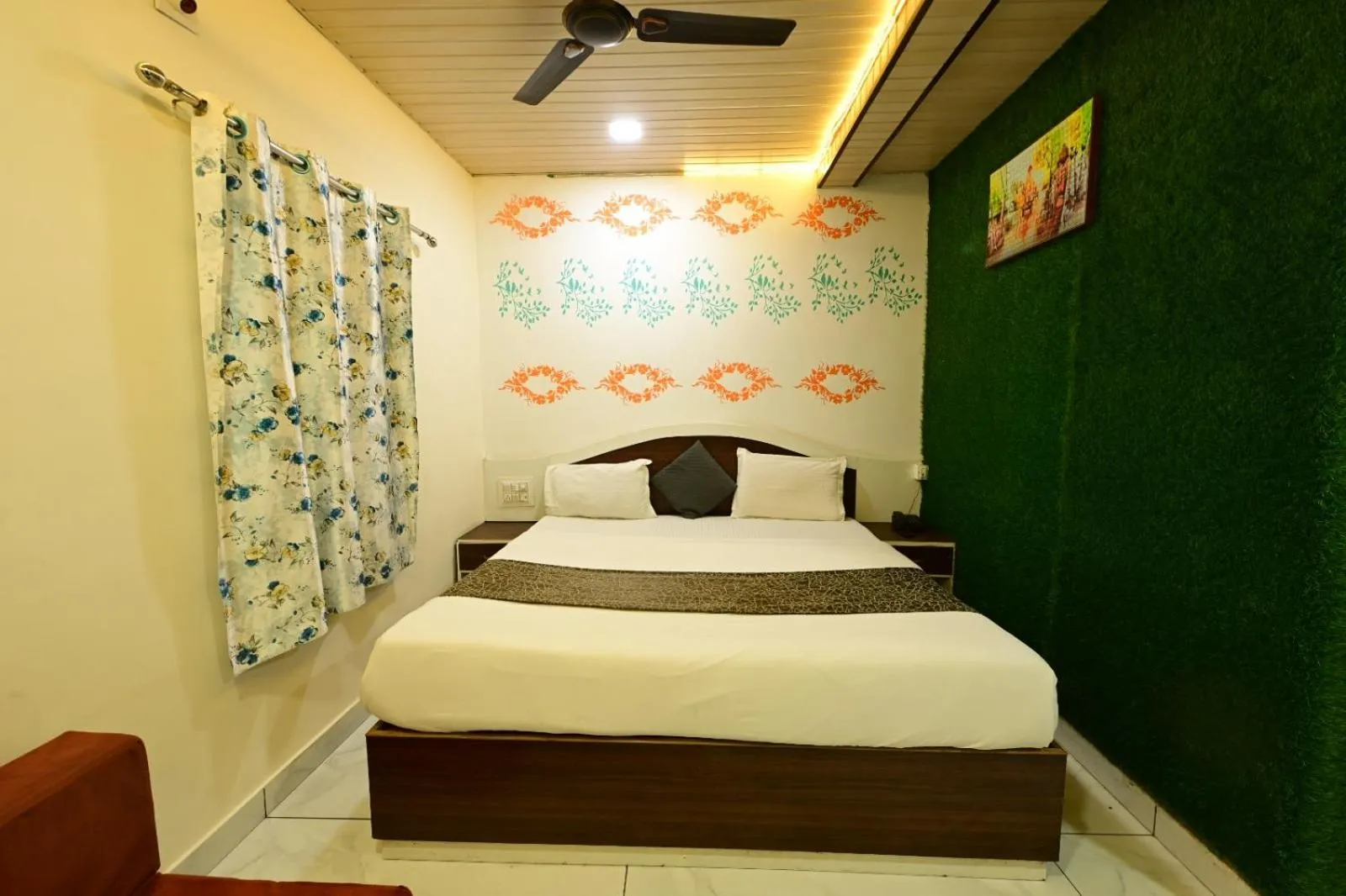 Bed in Hotel Happy Forest Inn