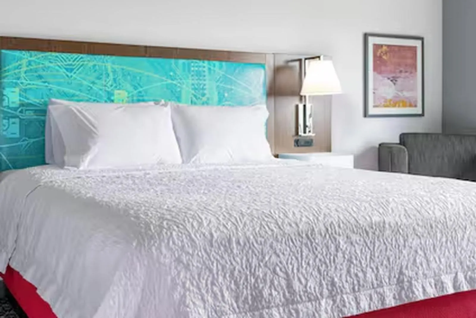 Bed in Hampton Inn & Suites By Hilton Irving Dfw Airport North