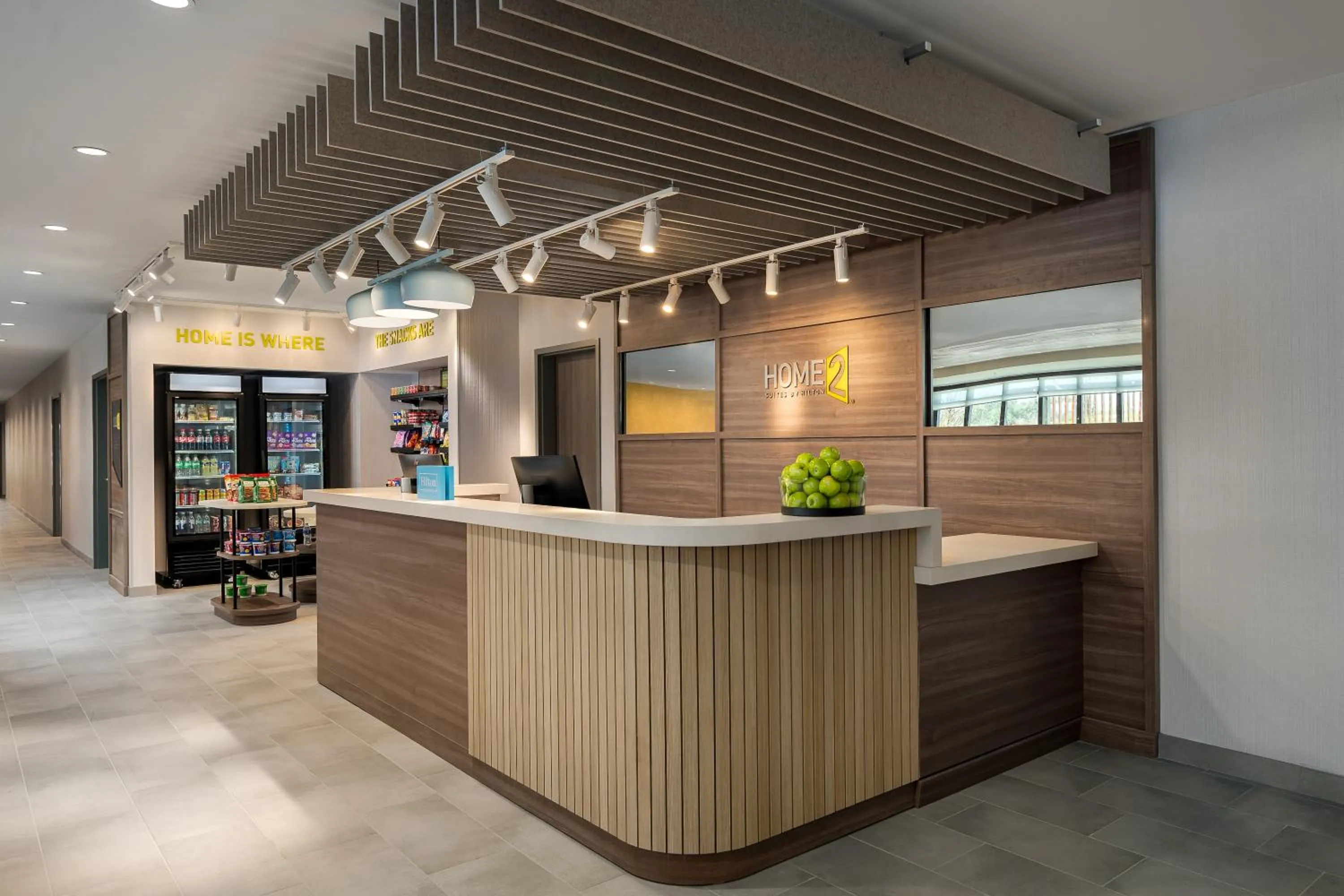 On-site shops in Home2 Suites By Hilton Riverview Tampa