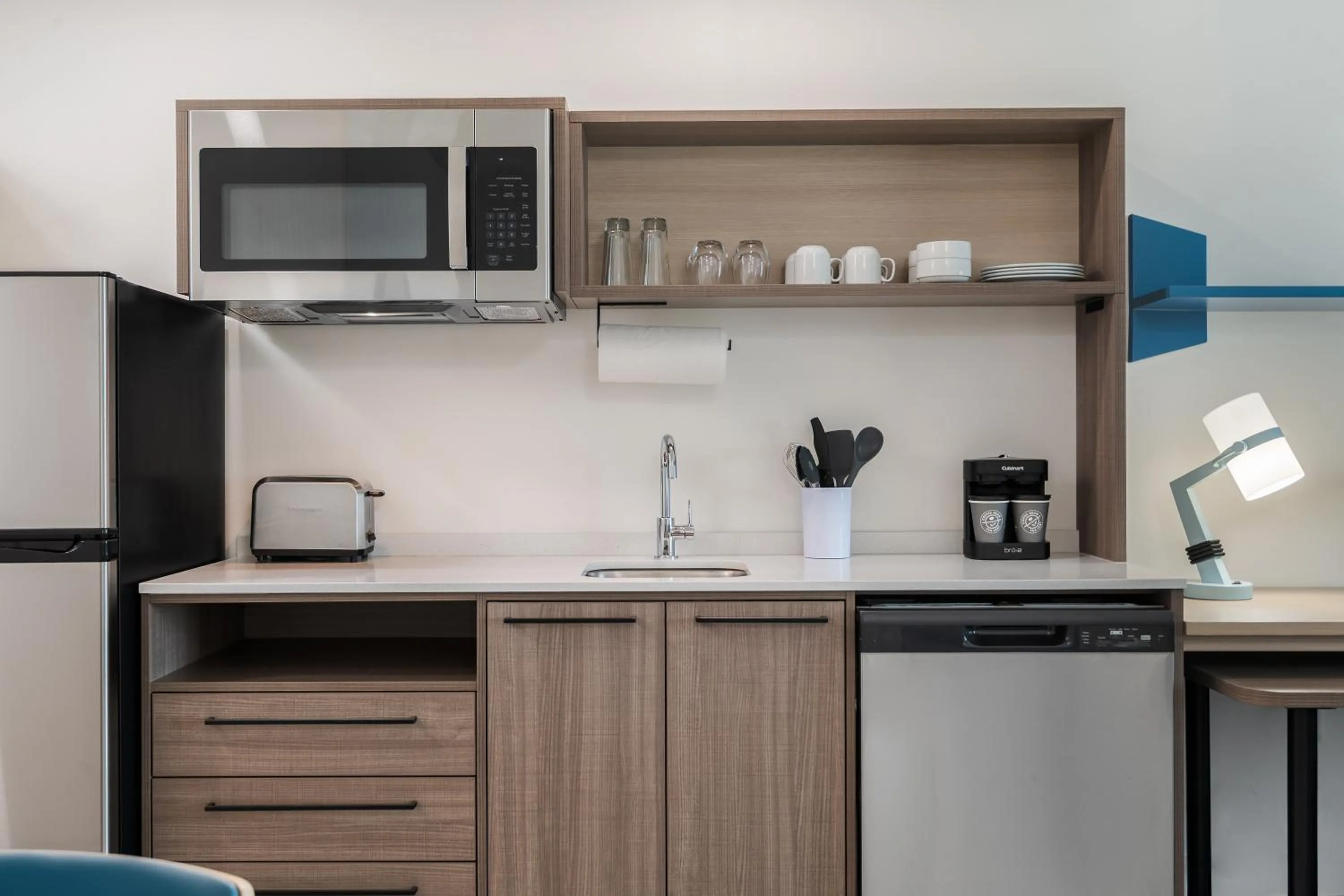 kitchen in Home2 Suites By Hilton Riverview Tampa