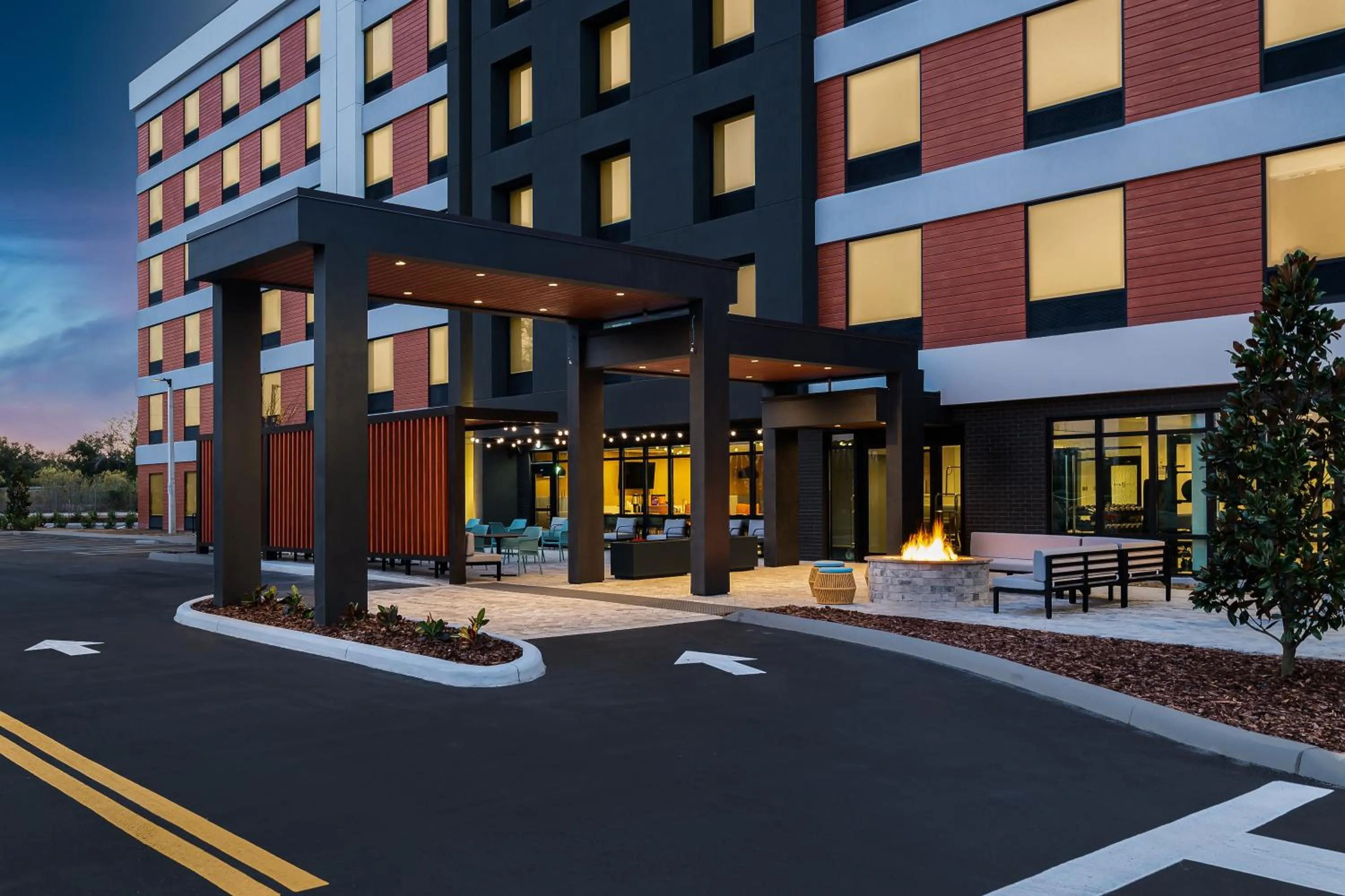 Facade/entrance in Home2 Suites By Hilton Riverview Tampa