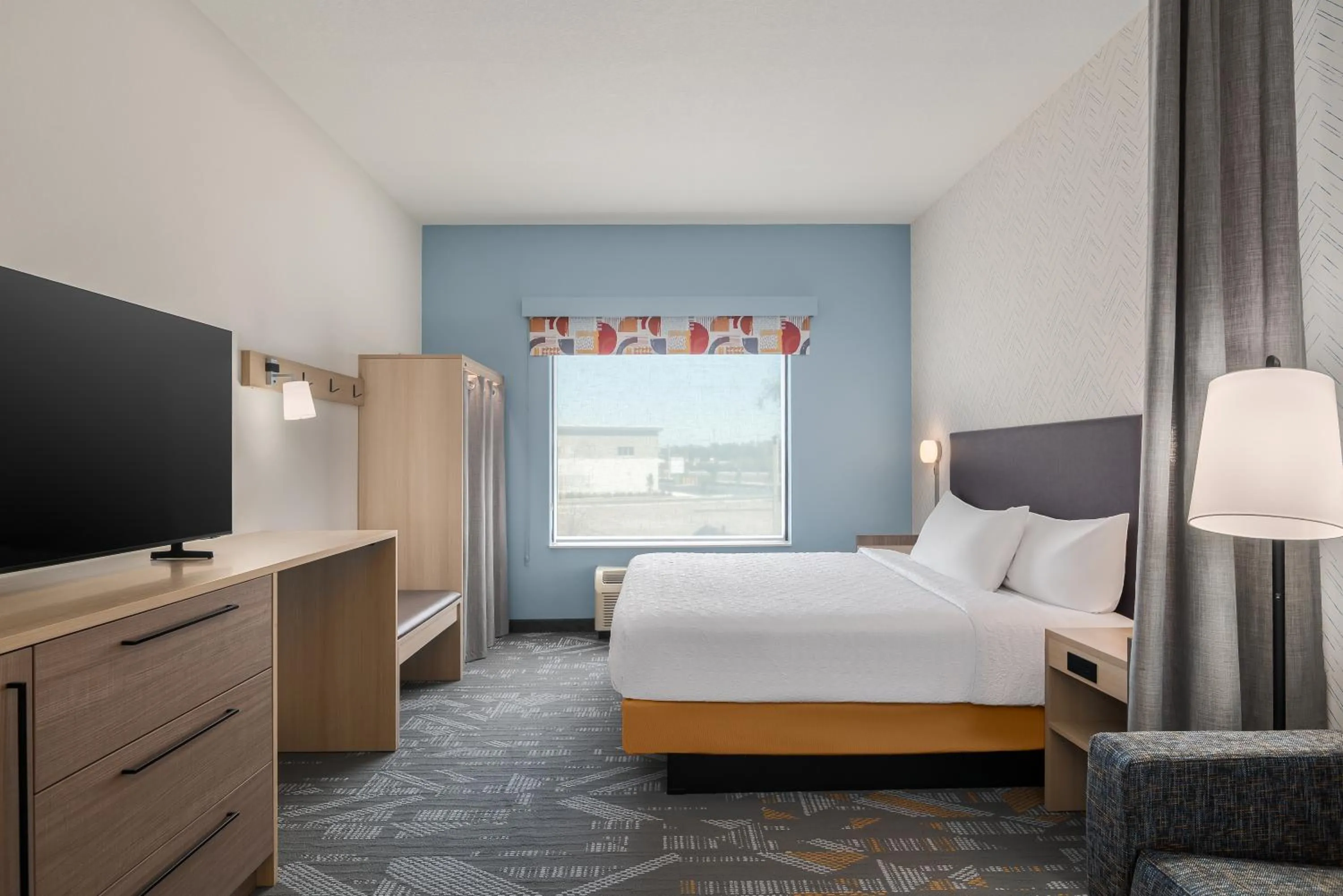 Bed in Home2 Suites By Hilton Riverview Tampa