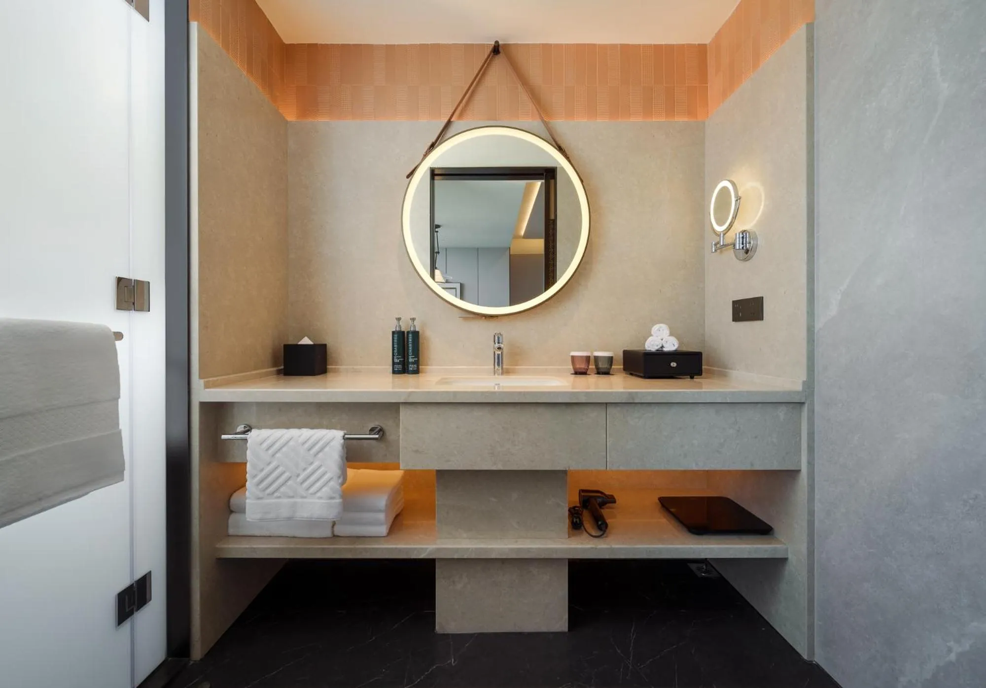 Bathroom in DoubleTree by Hilton Zhangzhou