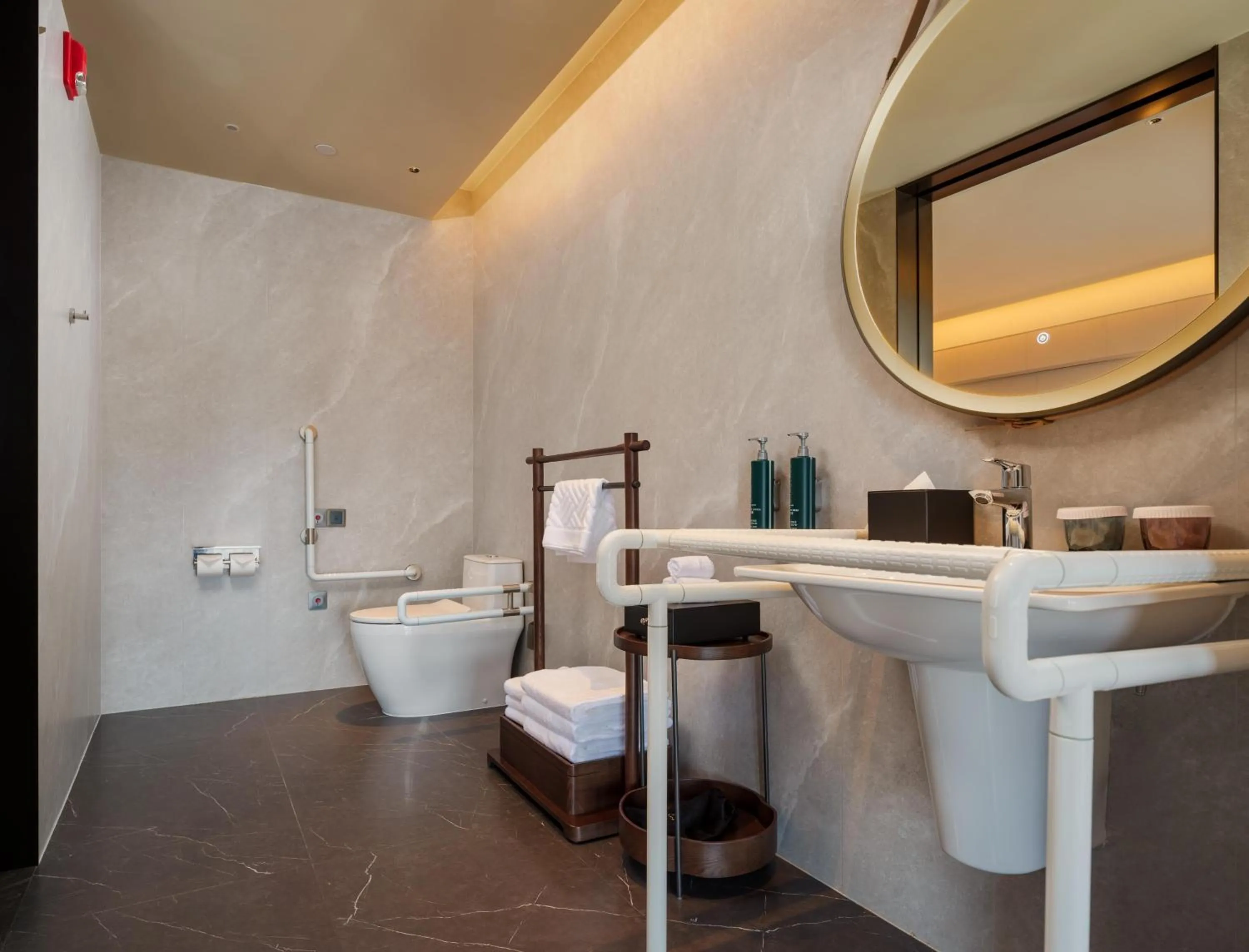 Bathroom in DoubleTree by Hilton Zhangzhou